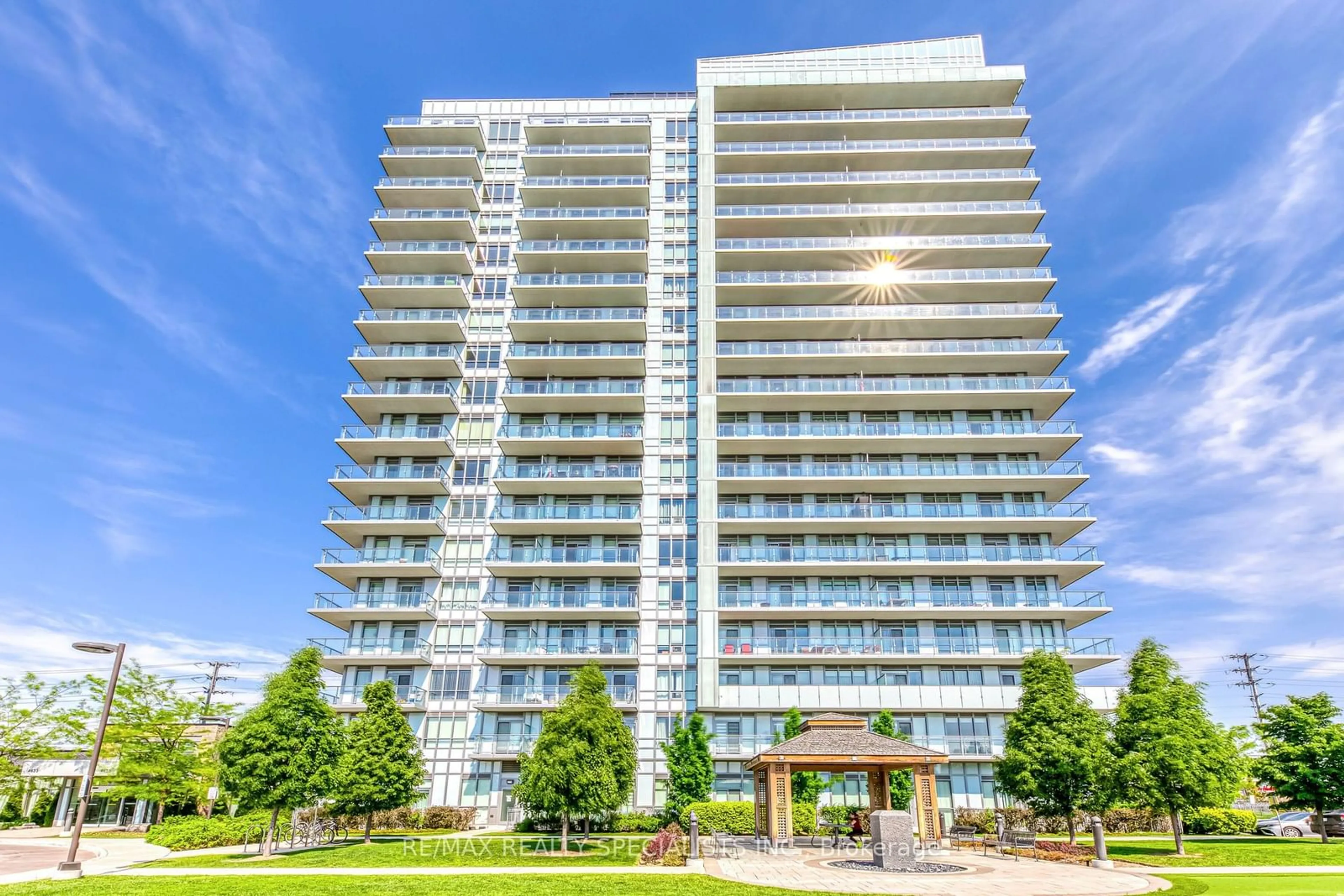 A pic from exterior of the house or condo, the front or back of building for 4655 Glen Erin Dr #902, Mississauga Ontario L5M 0Z1