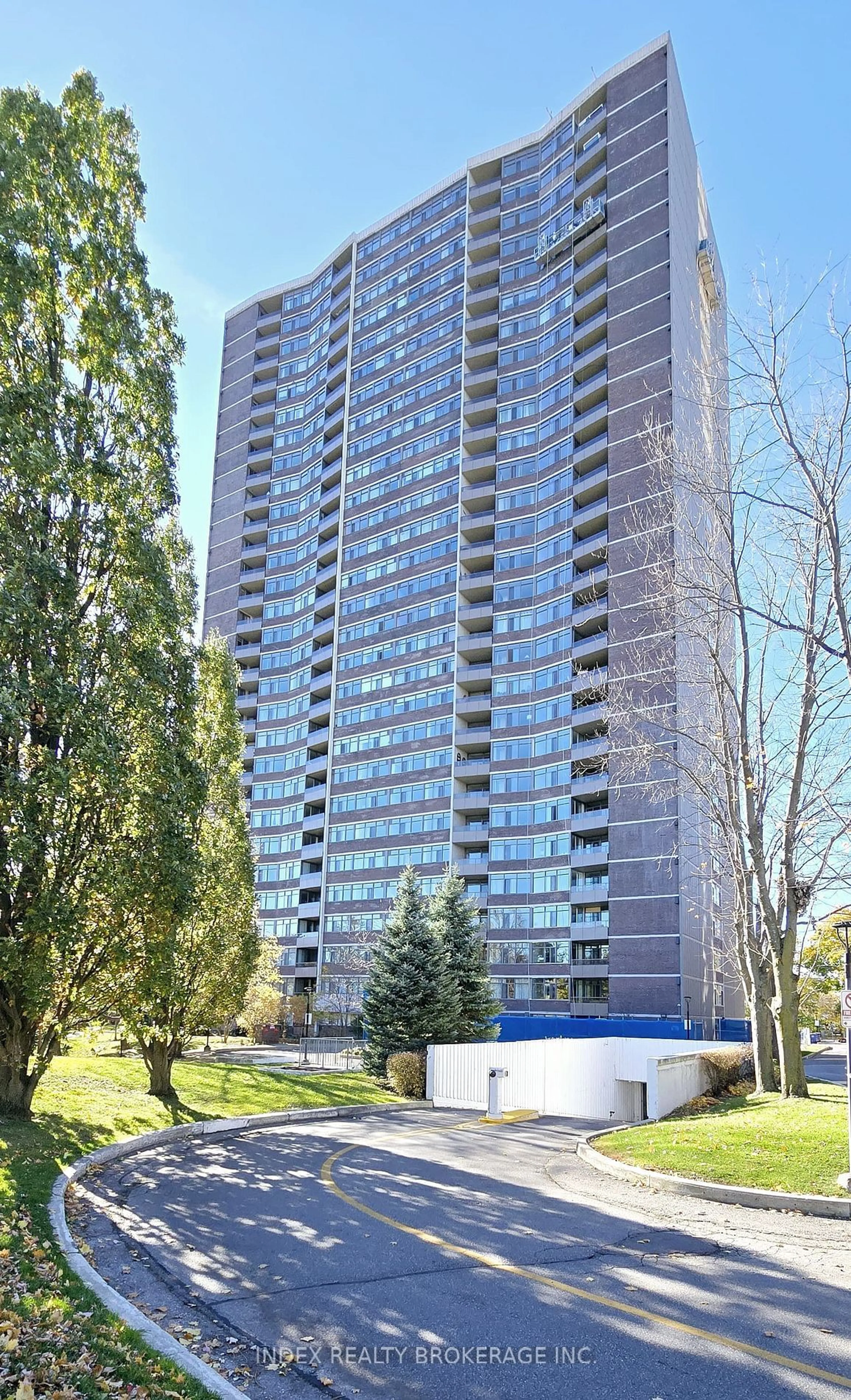 A pic from exterior of the house or condo, the front or back of building for 3100 Kirwin Ave #2003, Mississauga Ontario L5A 3S6