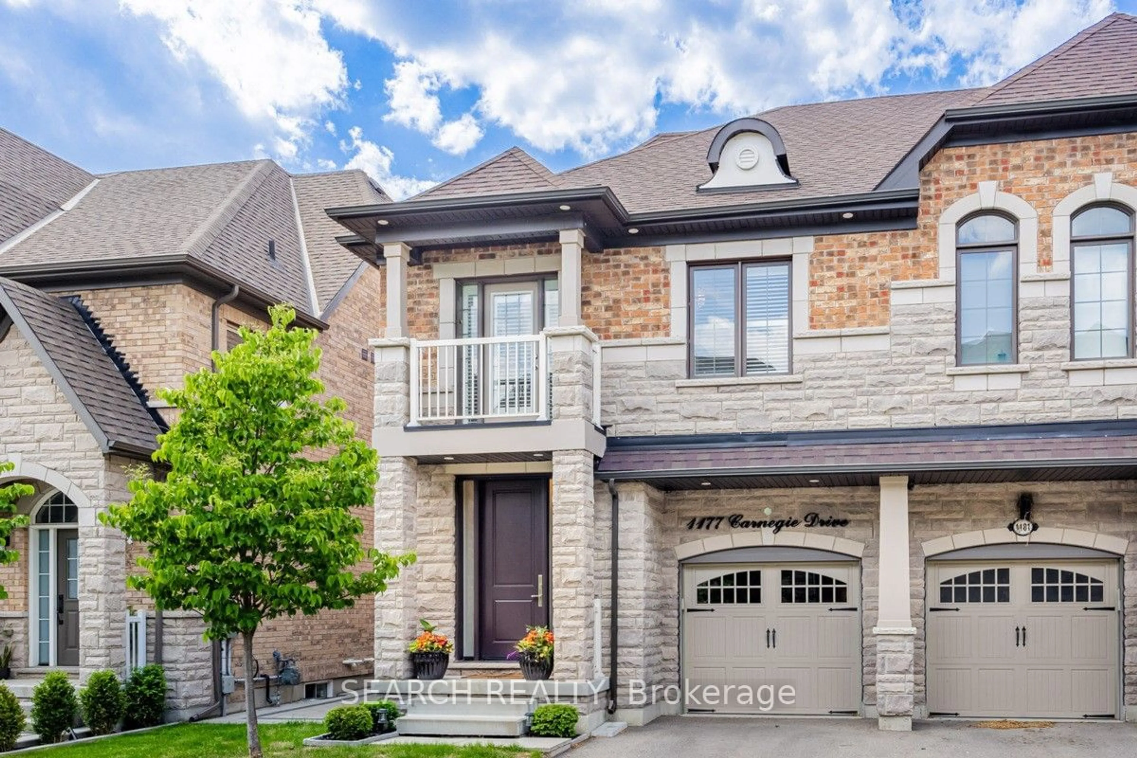 Home with brick exterior material for 1177 Carnegie Dr, Mississauga Ontario L5E 0A6