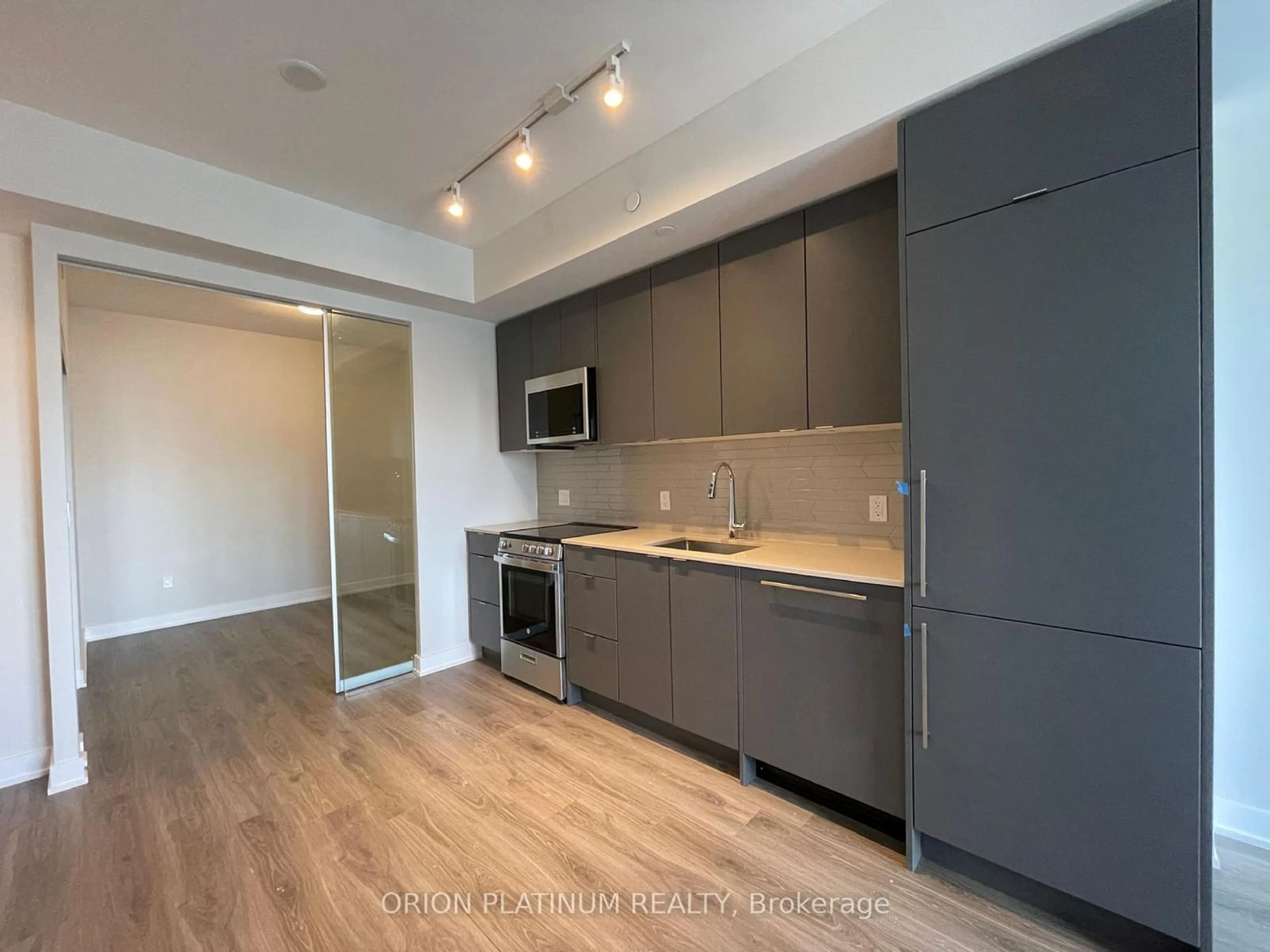 Open concept kitchen for 4130 Parkside Village Dr #1803, Mississauga Ontario L5B 3M8