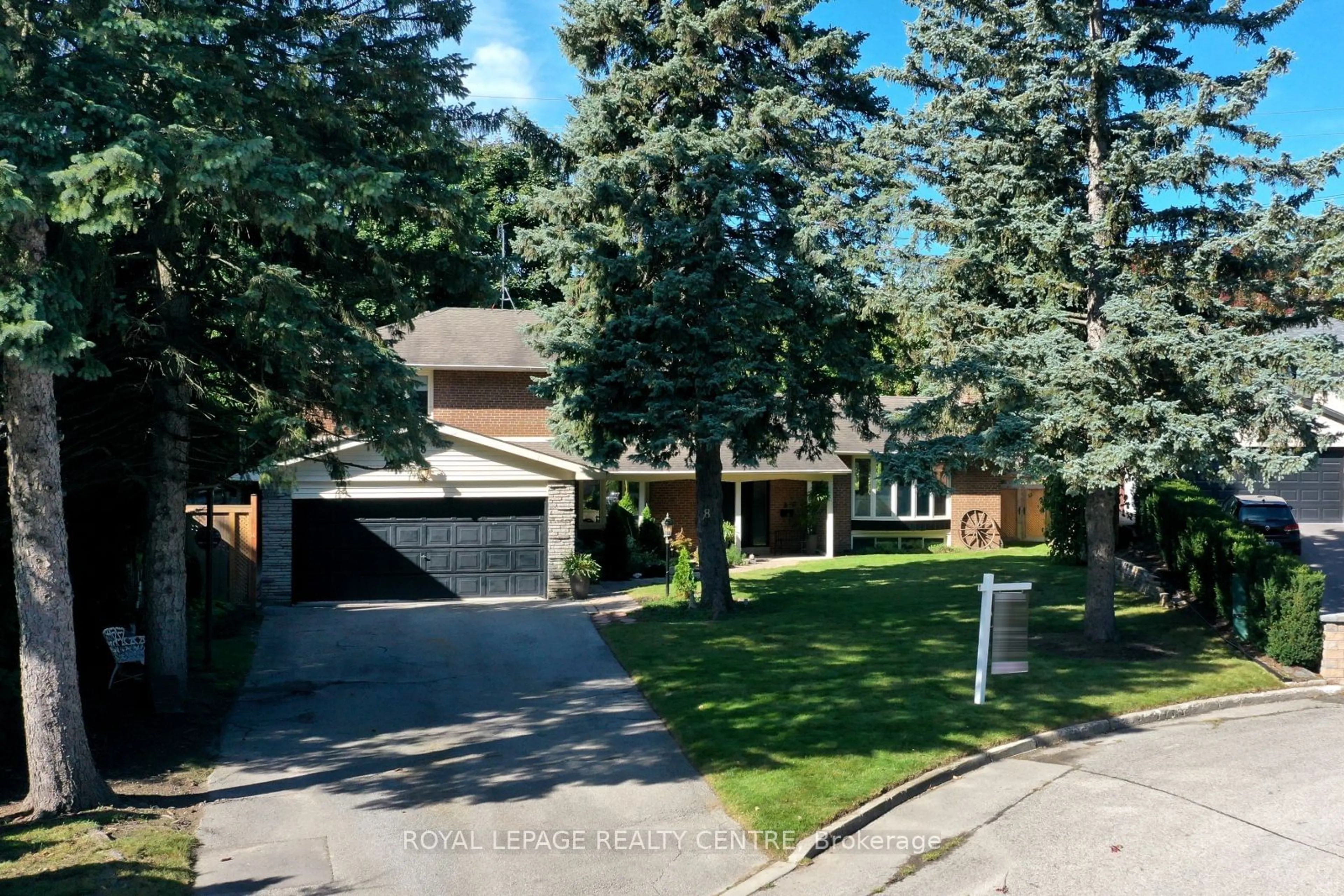 Frontside or backside of a home, the street view for 8 Bell Royal Crt, Toronto Ontario M9A 4G6