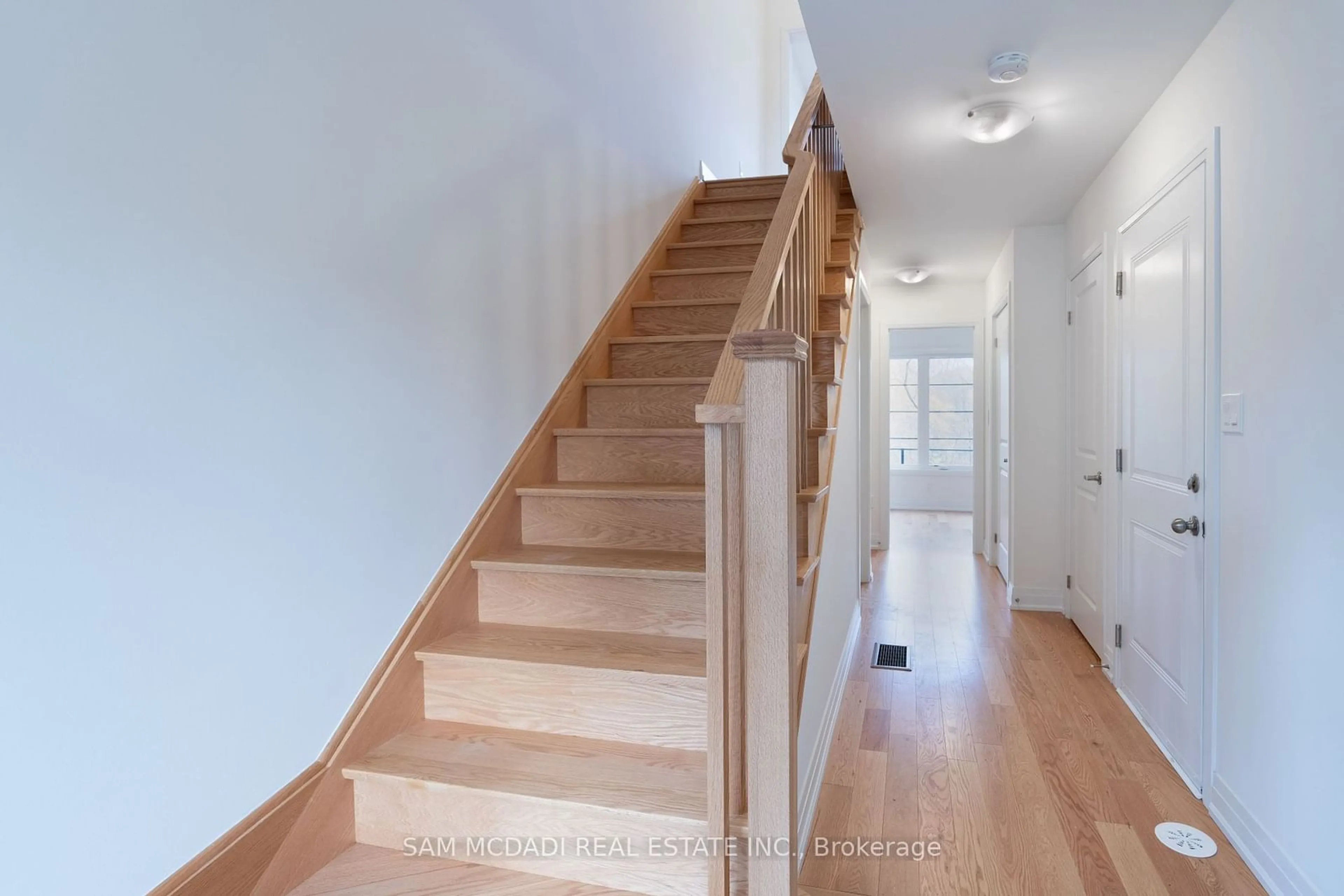 Stairs for 96 Salina St, Mississauga Ontario L5M 2S5