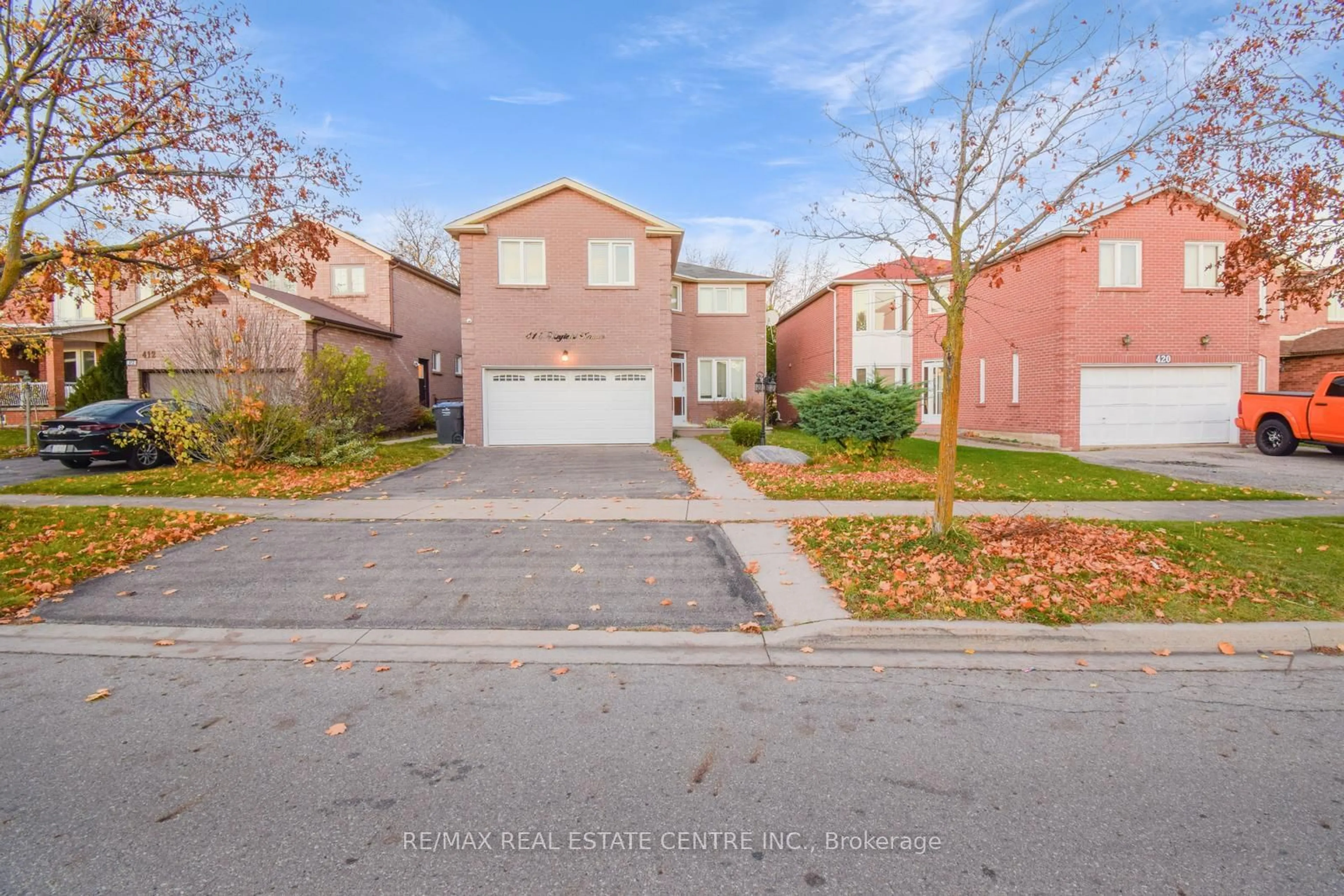 Frontside or backside of a home, the street view for 416 Winfield Terr, Mississauga Ontario L5R 1P2