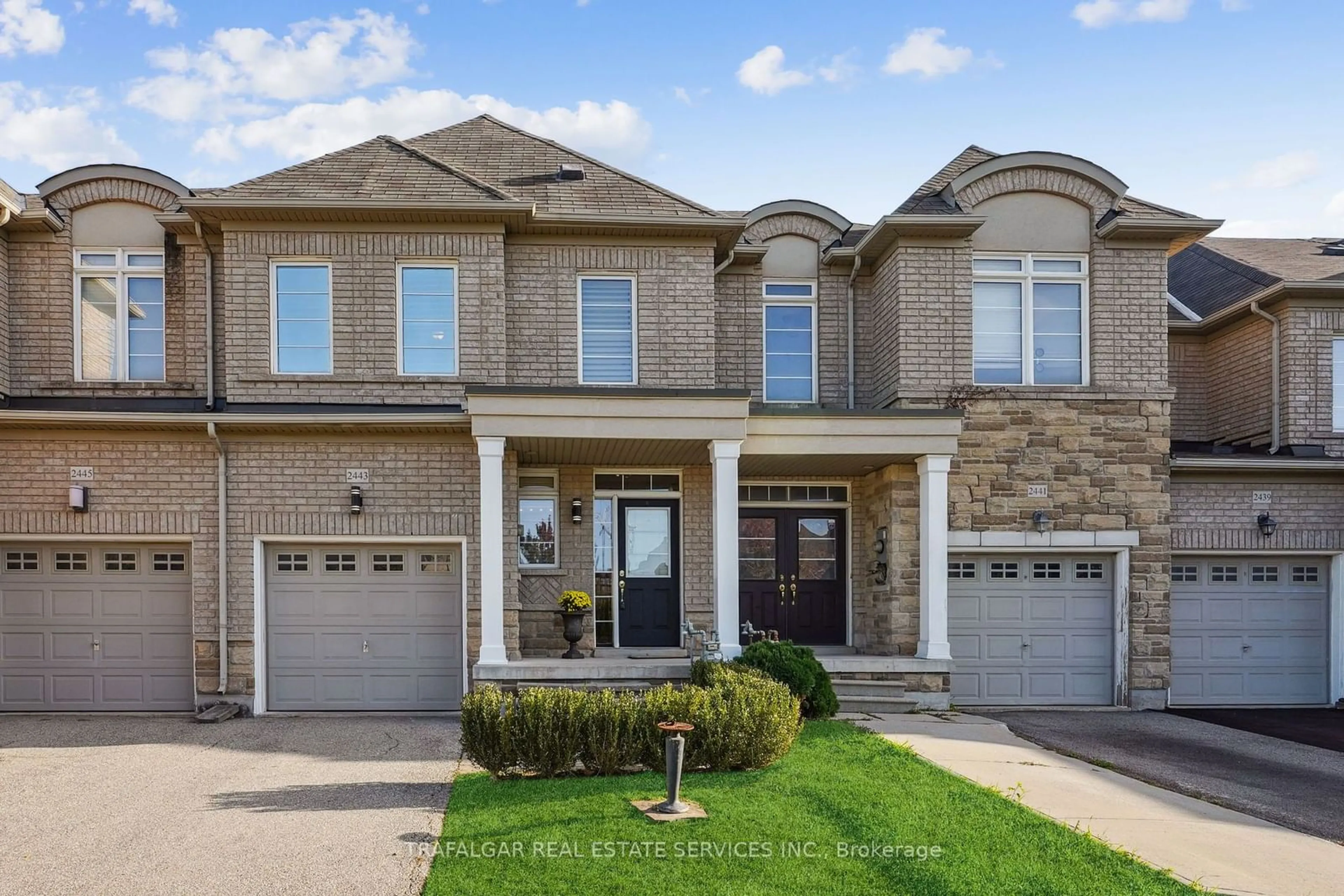 Home with brick exterior material for 2443 Grand Oak Tr, Oakville Ontario L6M 0J4