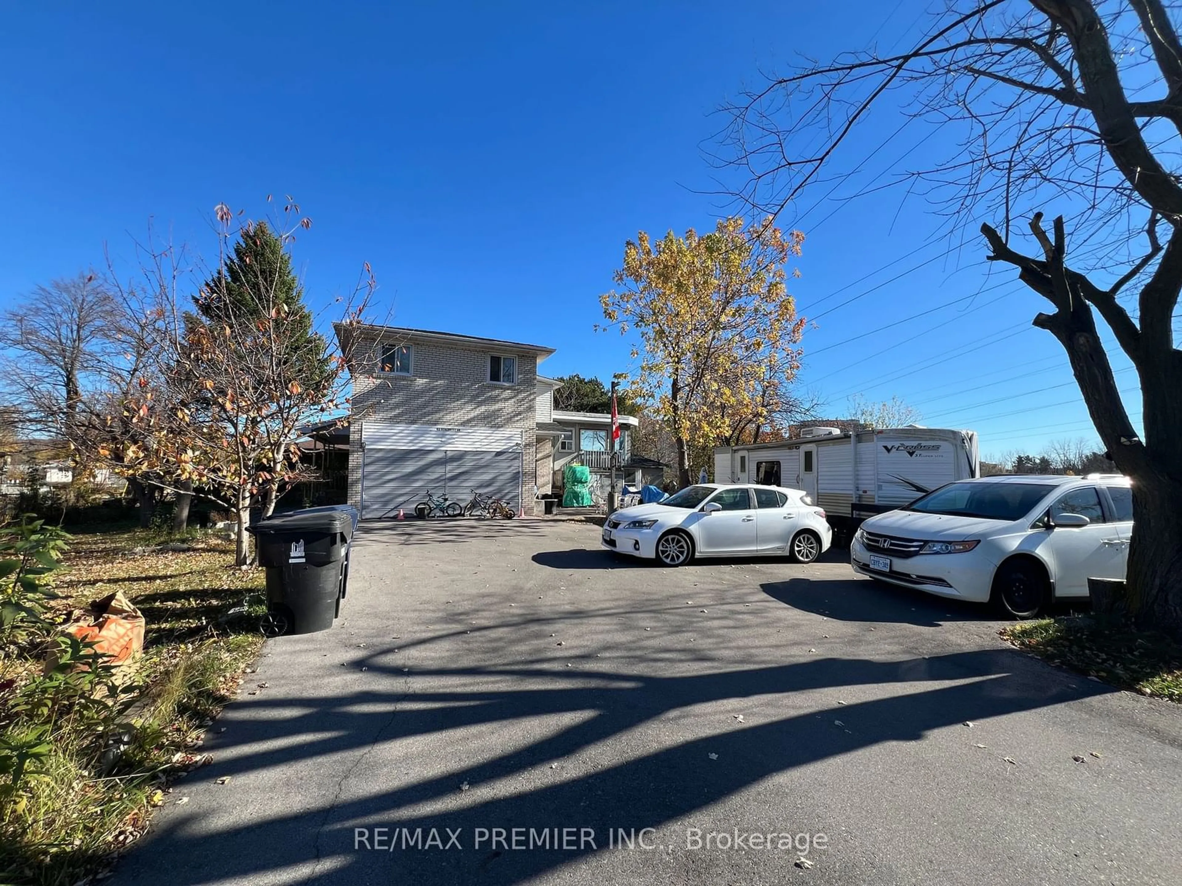 A pic from exterior of the house or condo, the street view for 43 Tobermory Dr, Toronto Ontario M3N 2R4