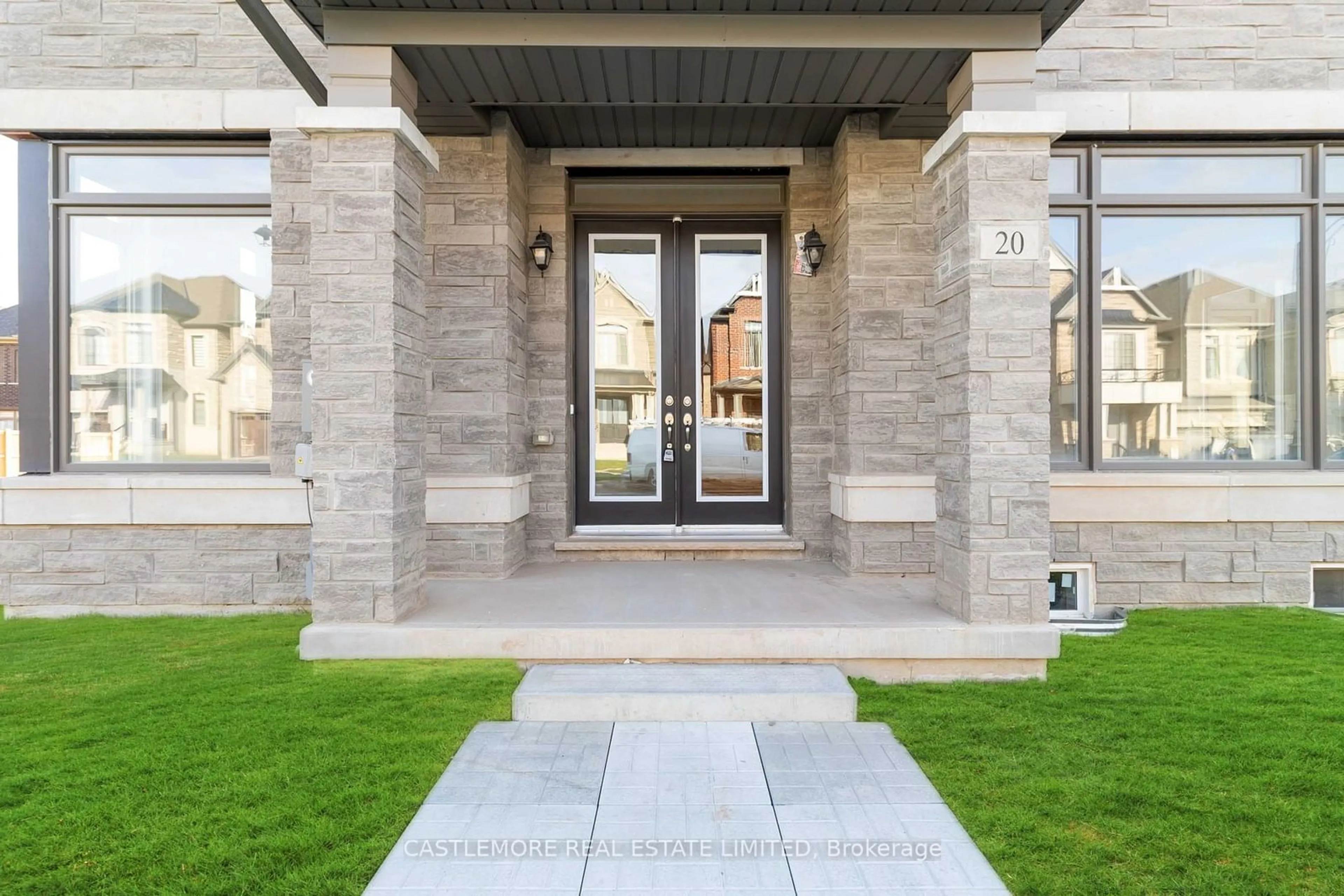 Indoor entryway, cement floor for 20 William Crawley Way, Oakville Ontario L6H 7C5