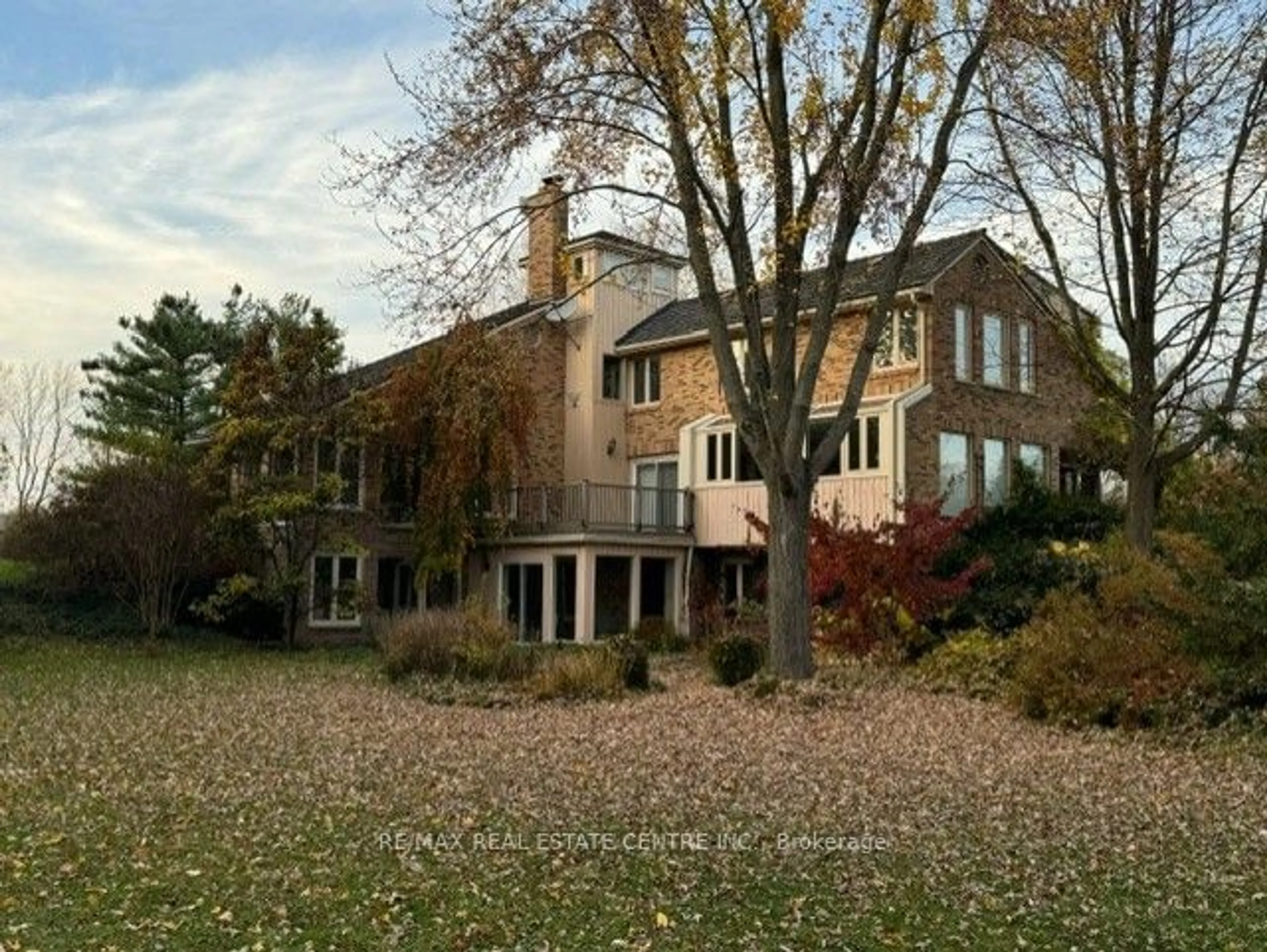 A pic from exterior of the house or condo, the front or back of building for 4159 Britannia Rd, Burlington Ontario L7M 0R8