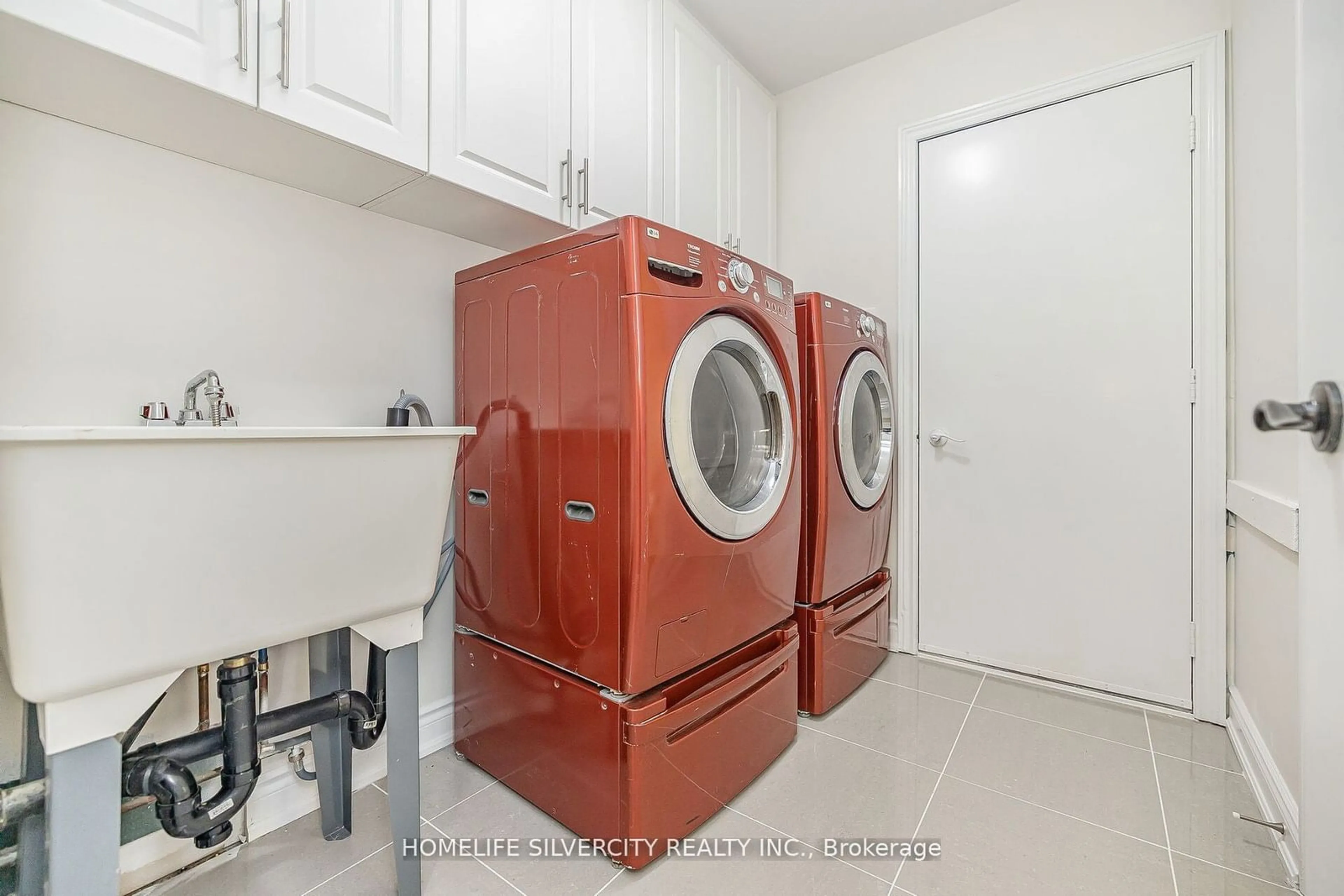 Laundry room for 14 Snowberry Crt, Caledon Ontario L7K 0B5