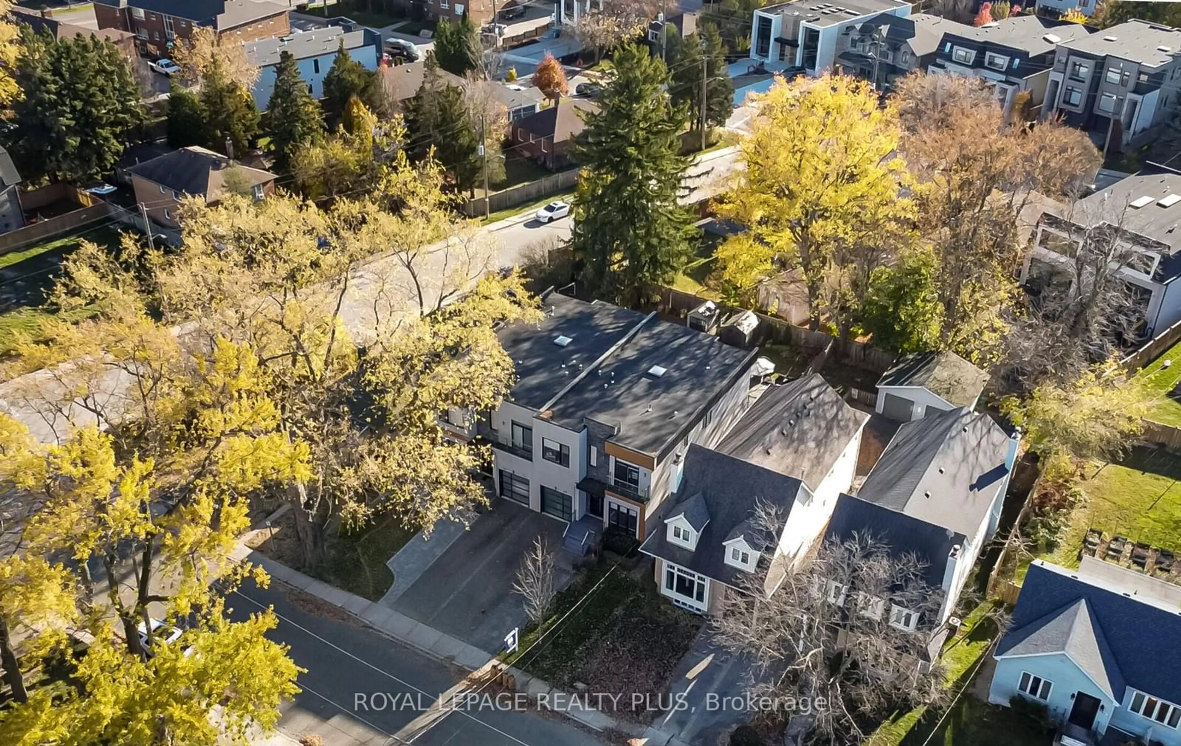 A pic from exterior of the house or condo, the street view for 16B Benson Ave, Mississauga Ontario L5H 2P4