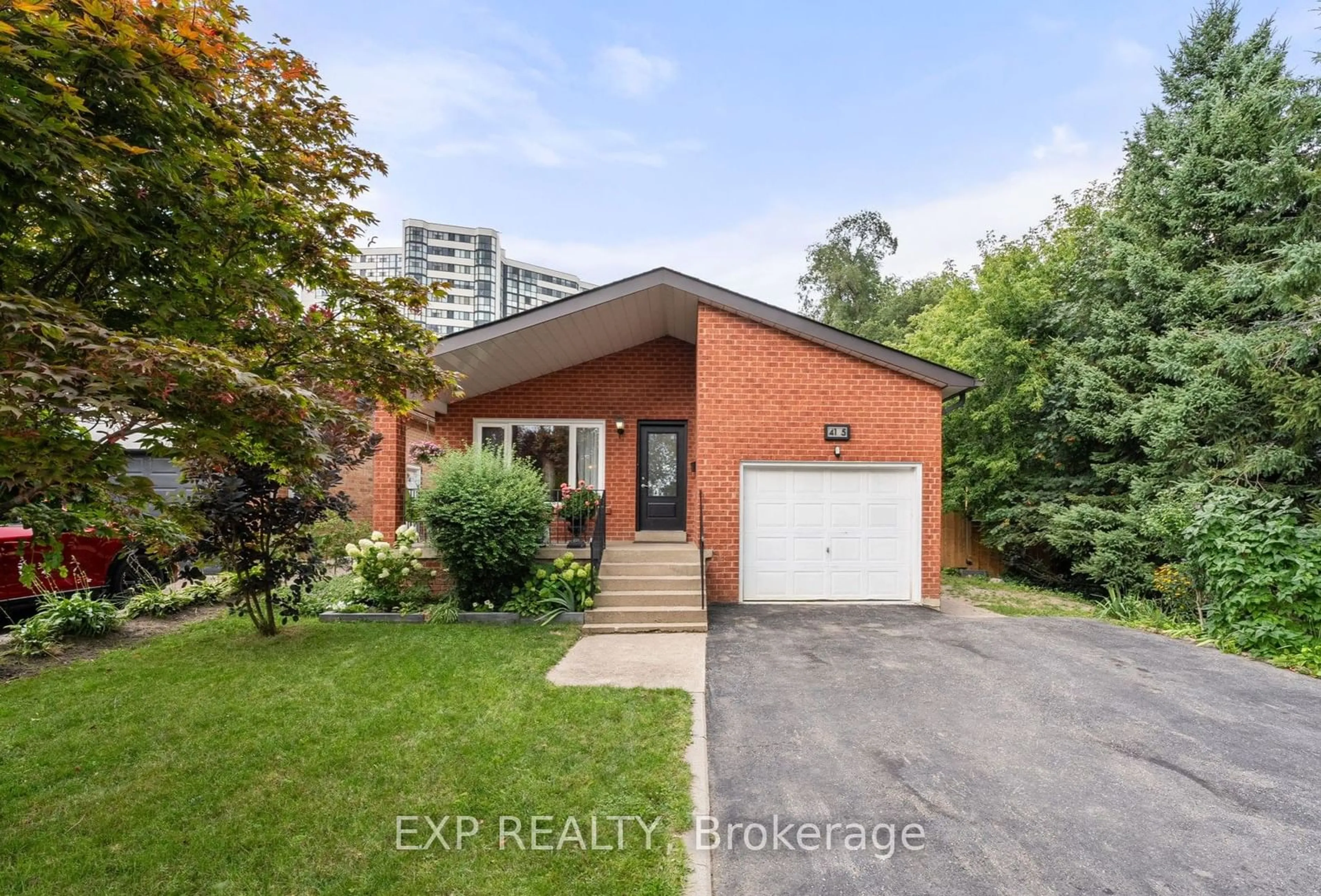 Frontside or backside of a home, cottage for 4135 Hickory Dr, Mississauga Ontario L4W 1L1