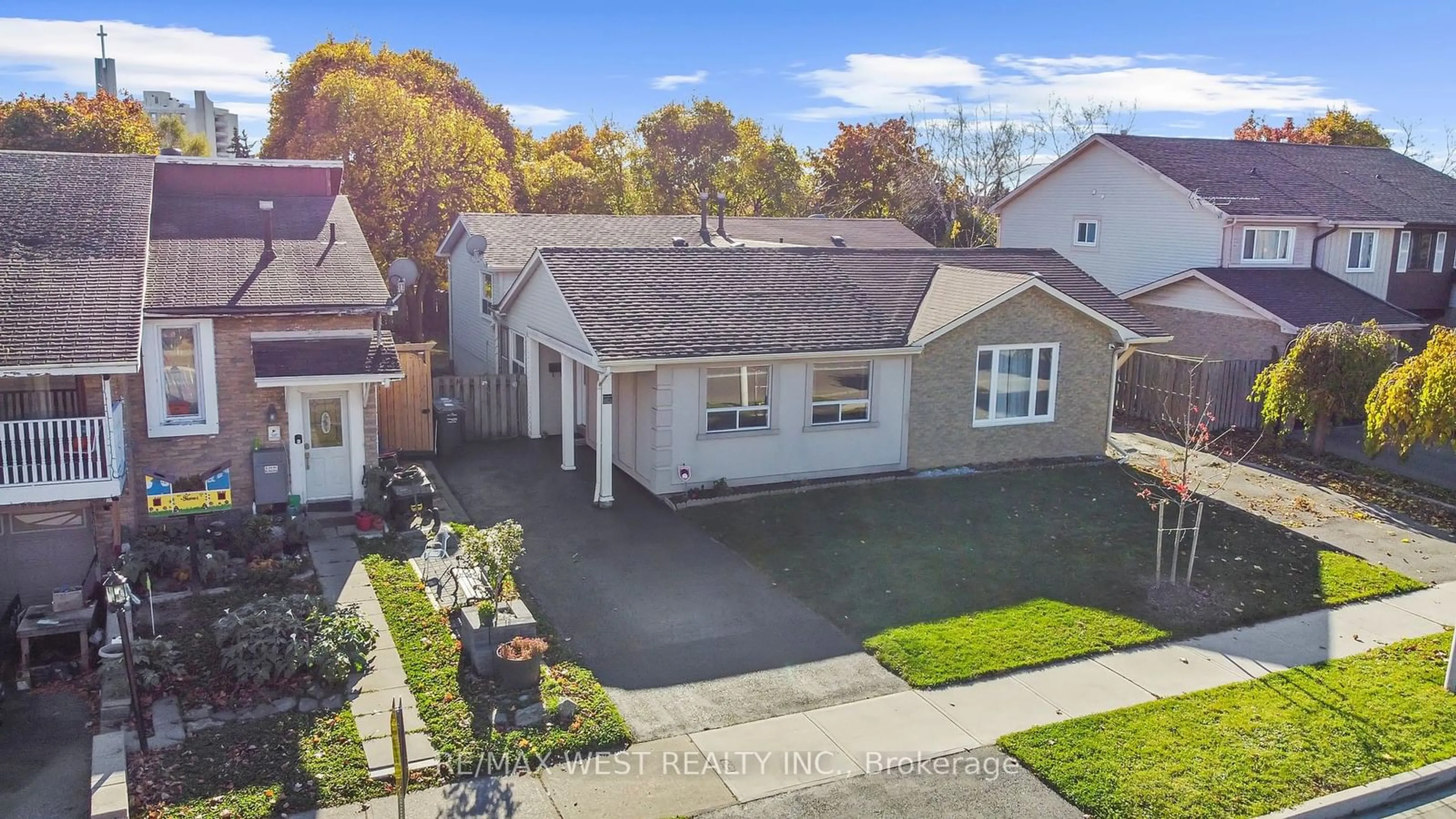 Frontside or backside of a home, the street view for 239 Hansen Rd, Brampton Ontario L6V 2T5