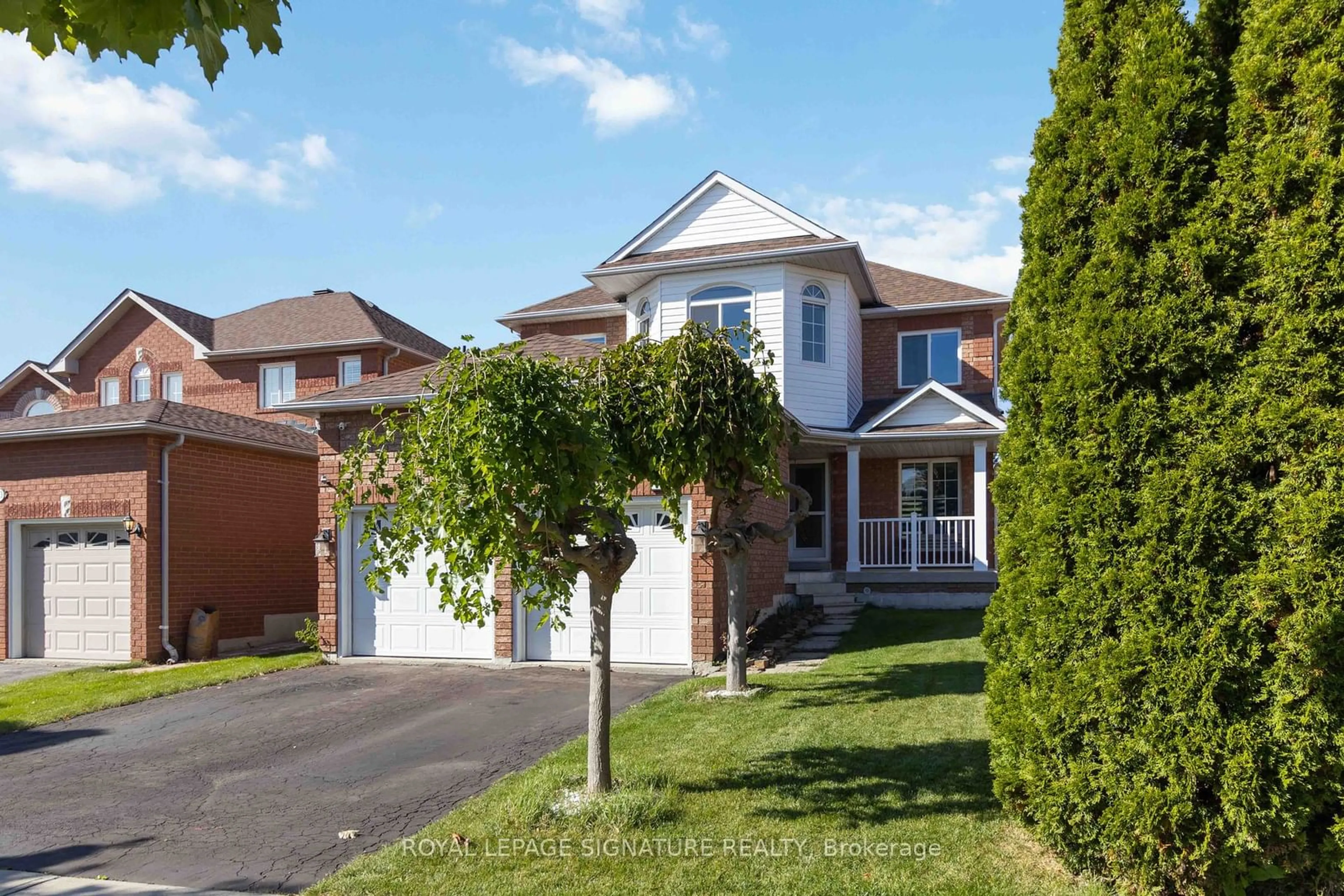 A pic from exterior of the house or condo, the street view for 5609 Sidmouth St, Mississauga Ontario L5V 2H4