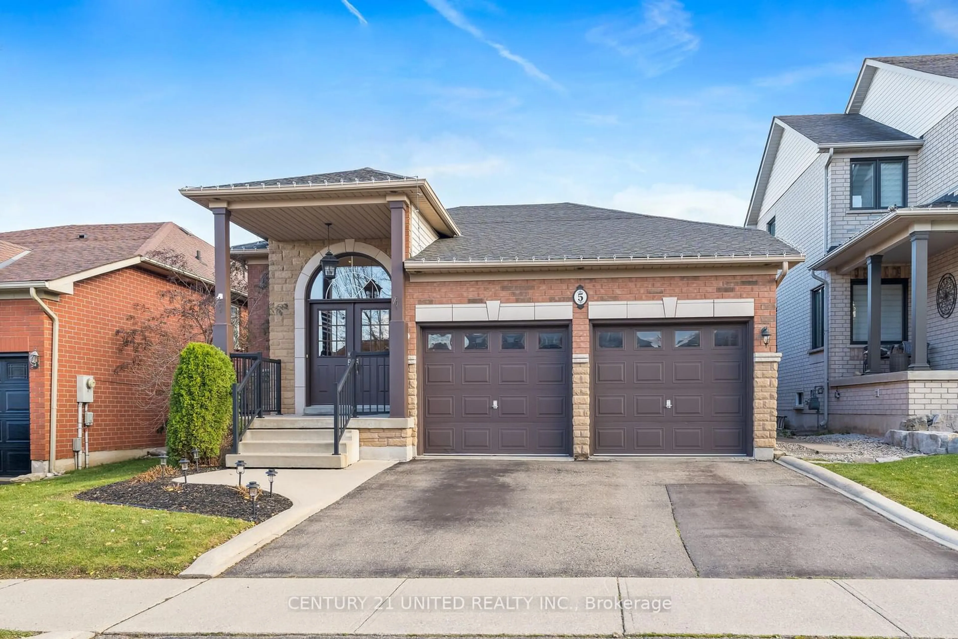 Home with brick exterior material for 5 Callaghan Cres, Halton Hills Ontario L7G 6A5