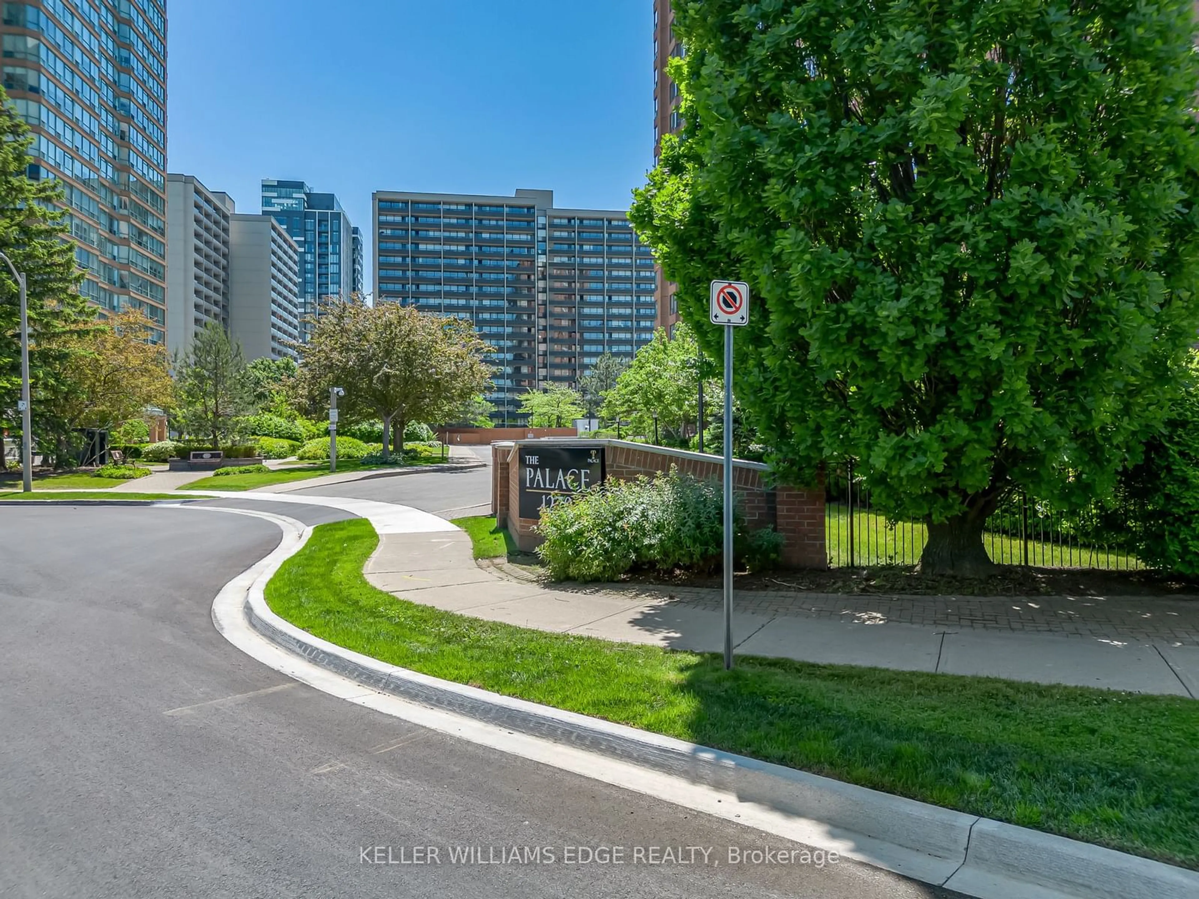 A pic from exterior of the house or condo, the street view for 1270 Maple Crossing Blvd #1702, Burlington Ontario L7S 2J3