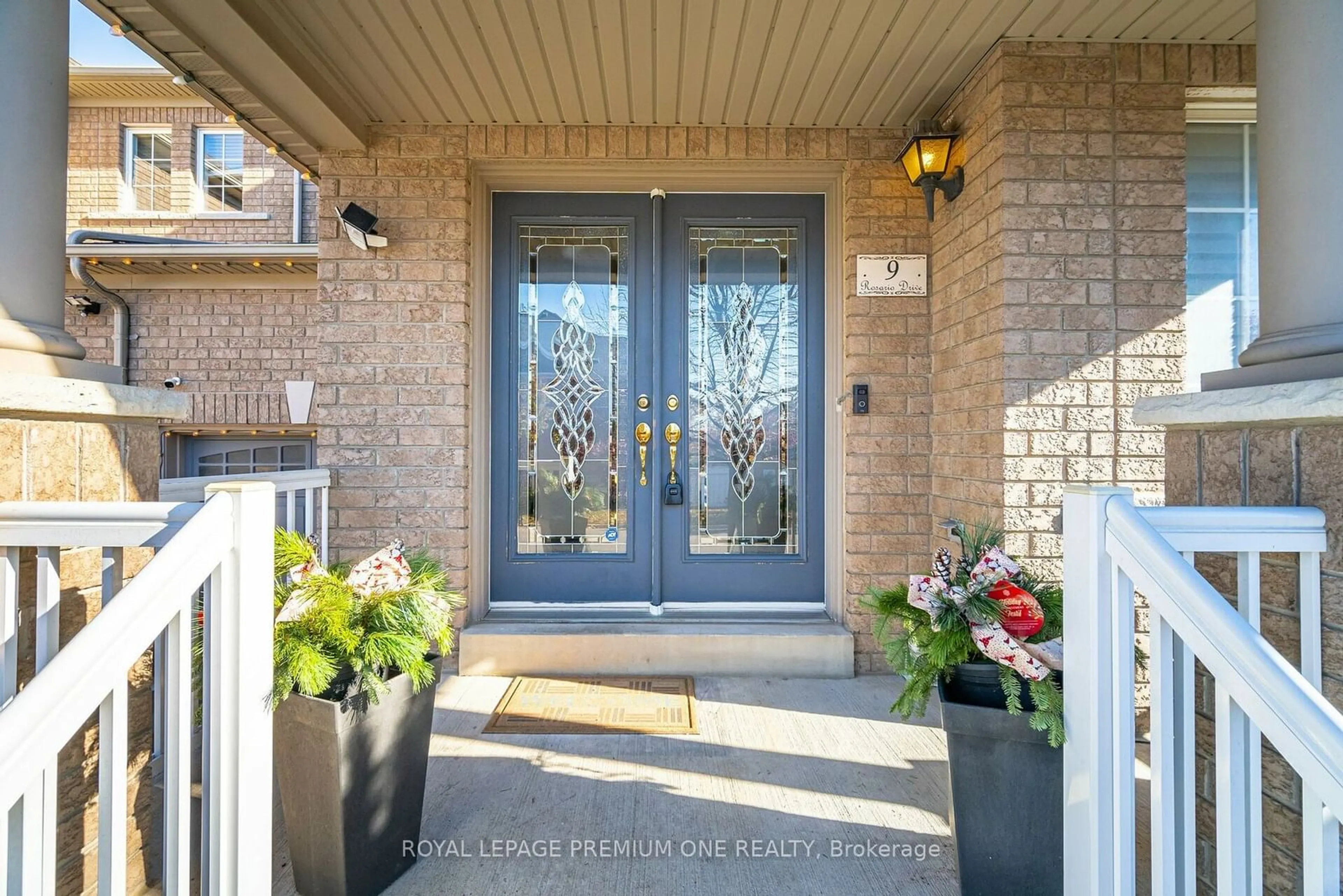 Indoor entryway, wood floors for 9 Ann McKee St, Caledon Ontario L7C 0H1