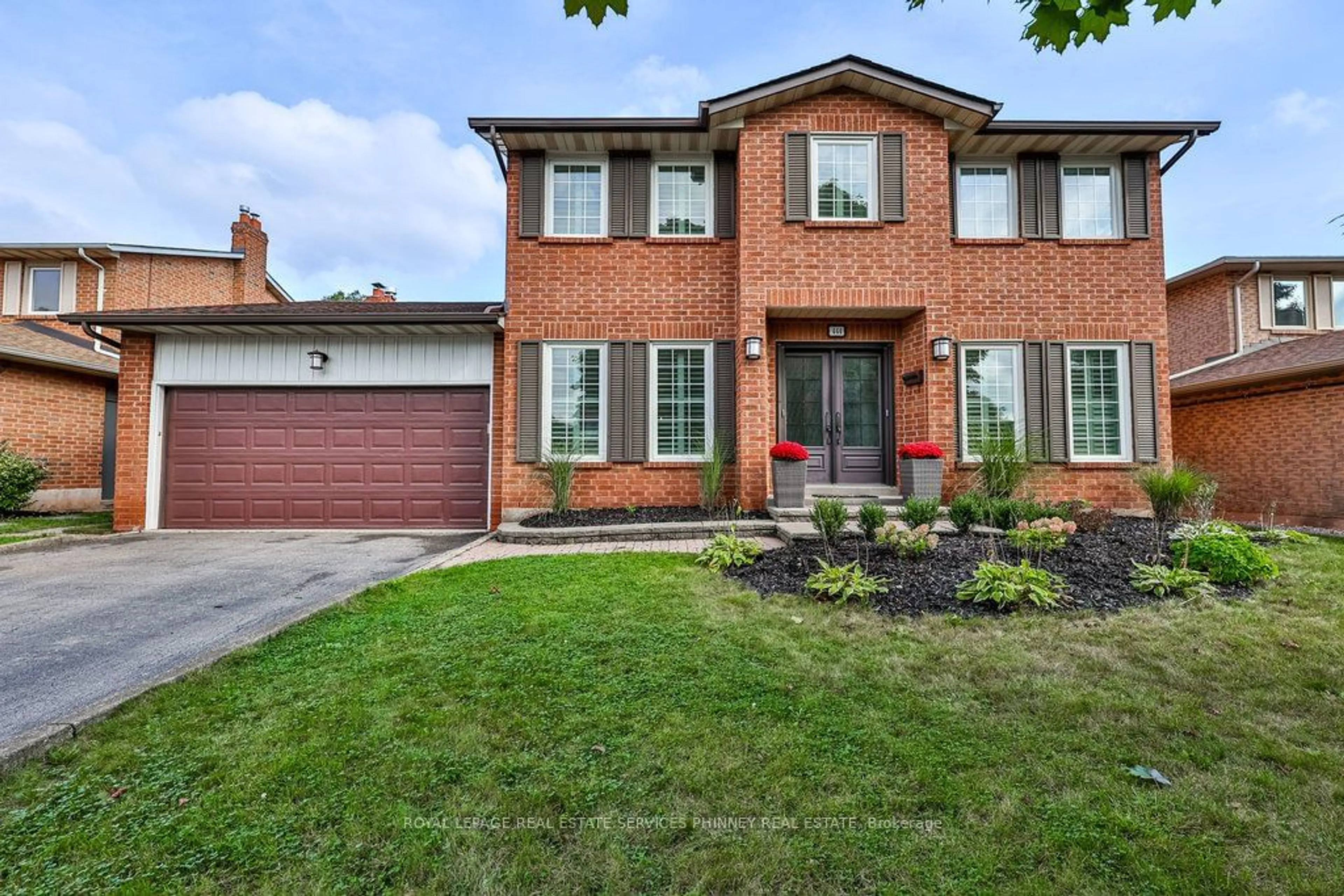 Home with brick exterior material for 444 Lincoln Gate, Oakville Ontario L6H 3J7