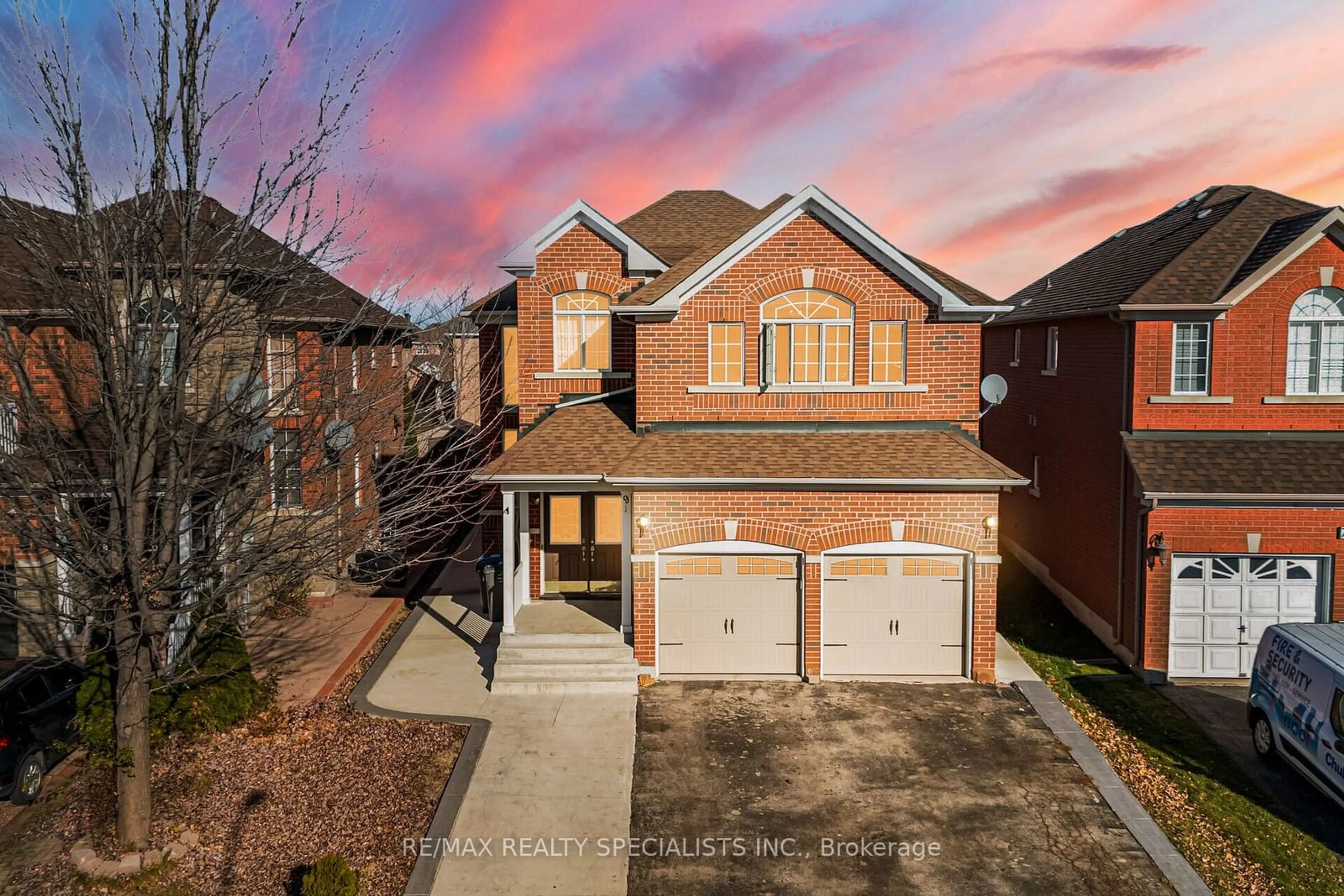 Frontside or backside of a home, the street view for 9 Whitewash Way, Brampton Ontario L6X 4T3