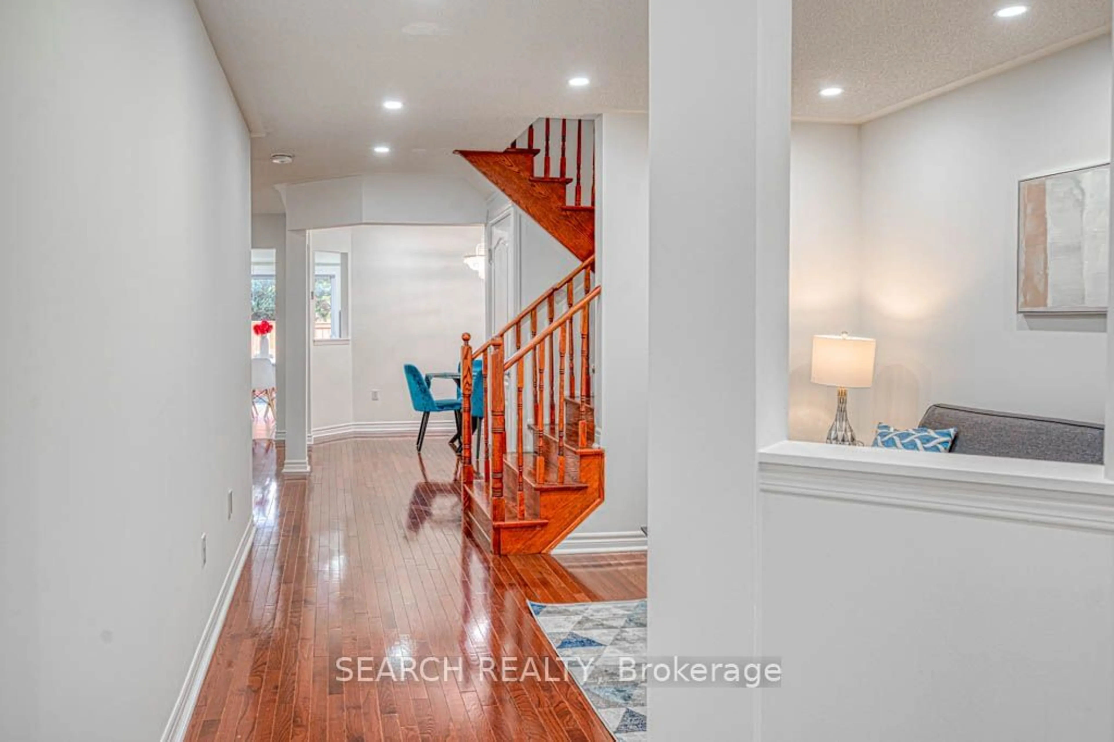 Indoor entryway, wood floors for 7 Gabrielle Dr, Brampton Ontario L7A 2A3