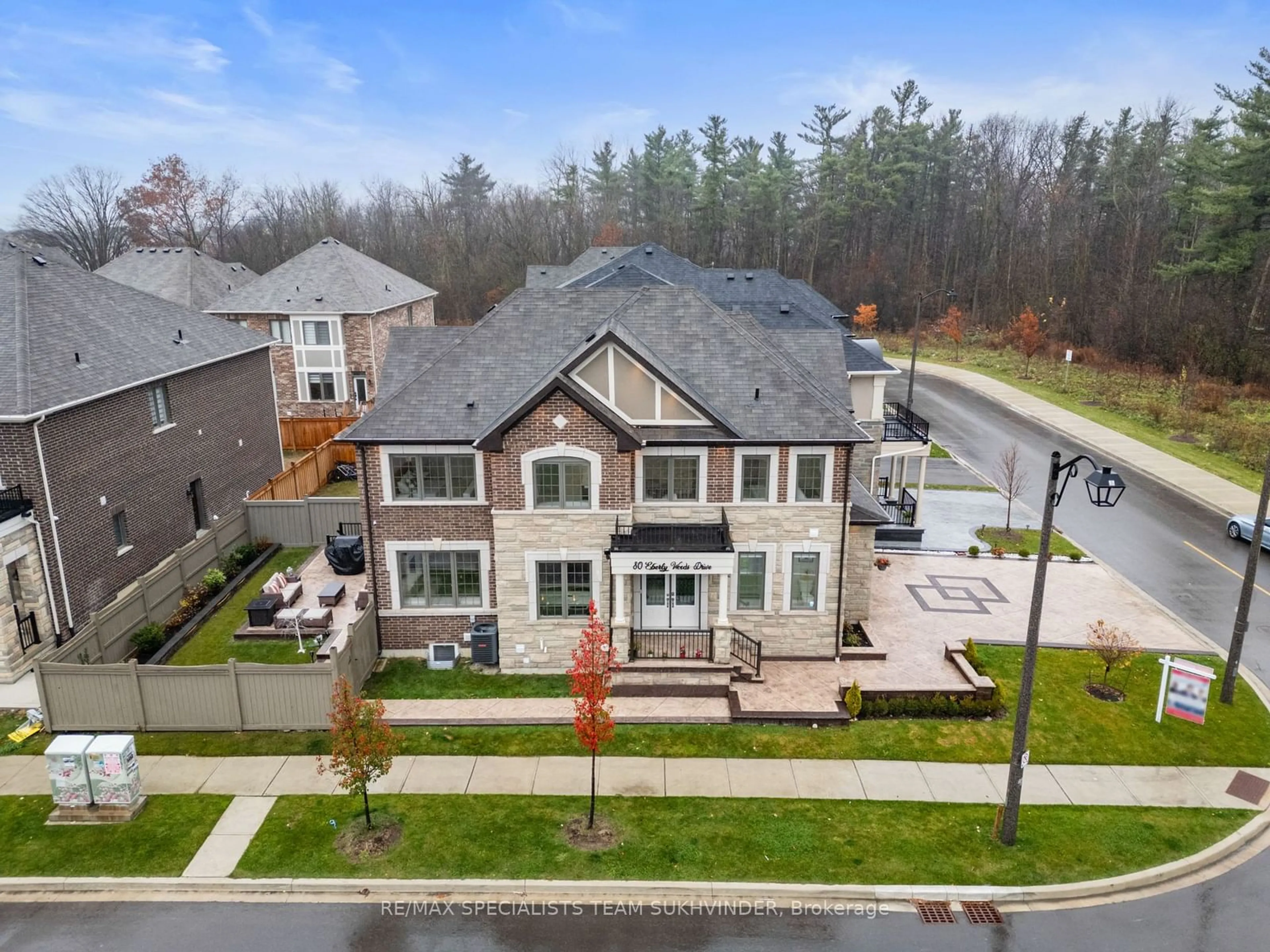 Frontside or backside of a home, the street view for 80 Eberly Woods Dr, Caledon Ontario L7C 4J3