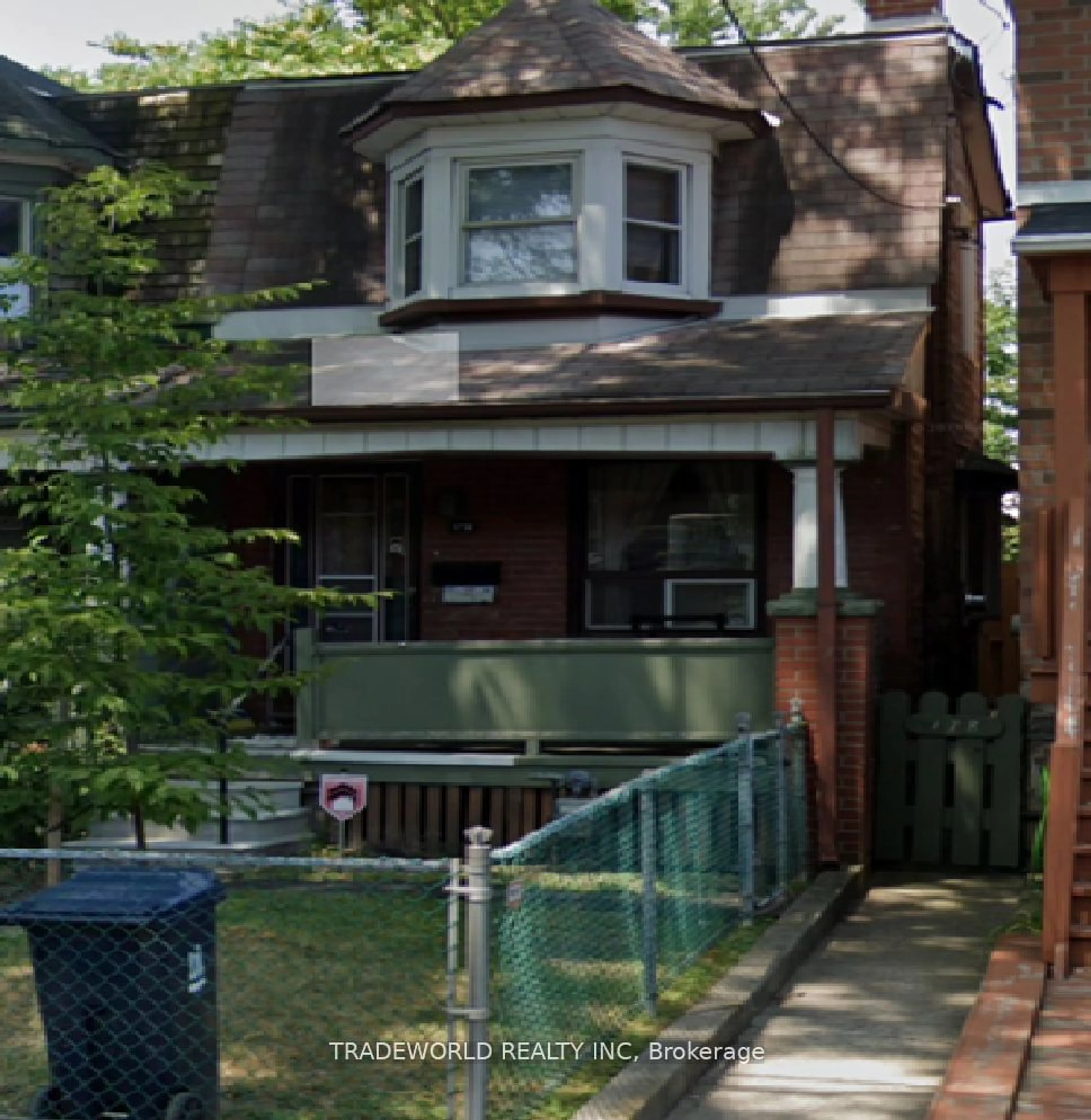 Frontside or backside of a home, the street view for 178 Yarmouth Rd, Toronto Ontario M6G 1X4