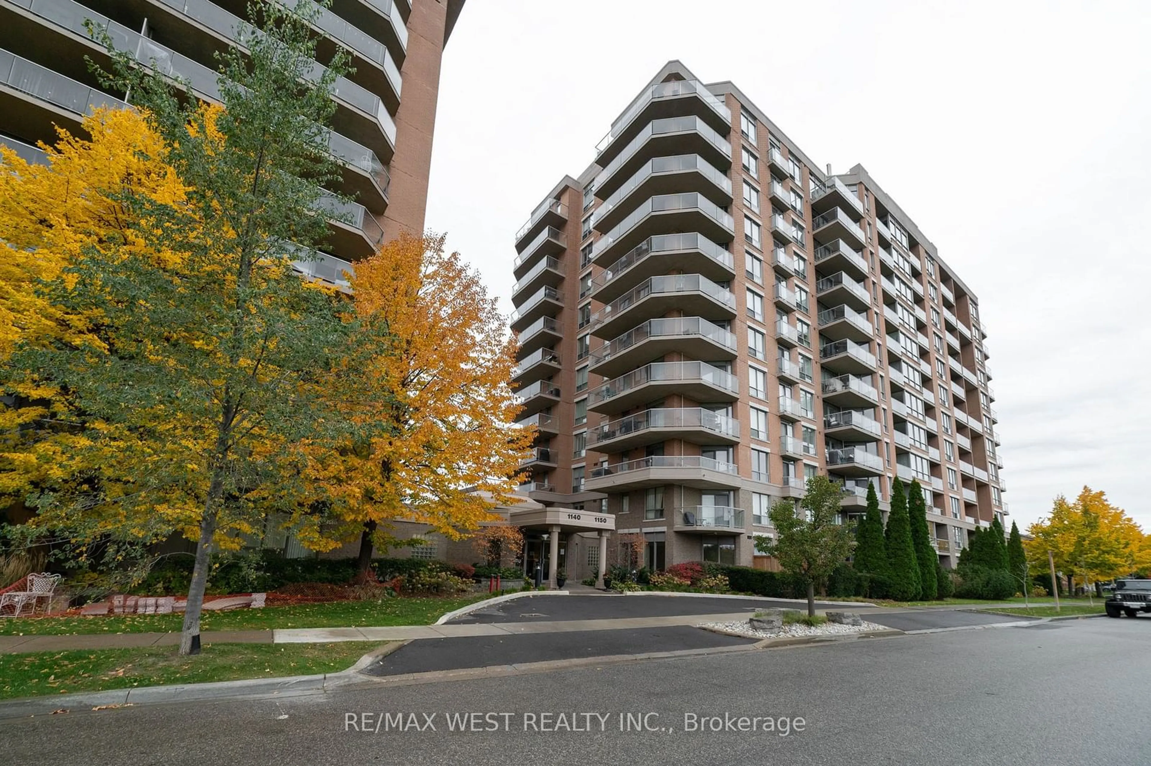 A pic from exterior of the house or condo, the street view for 1140 Parkwest Pl #203, Mississauga Ontario L5E 3K9