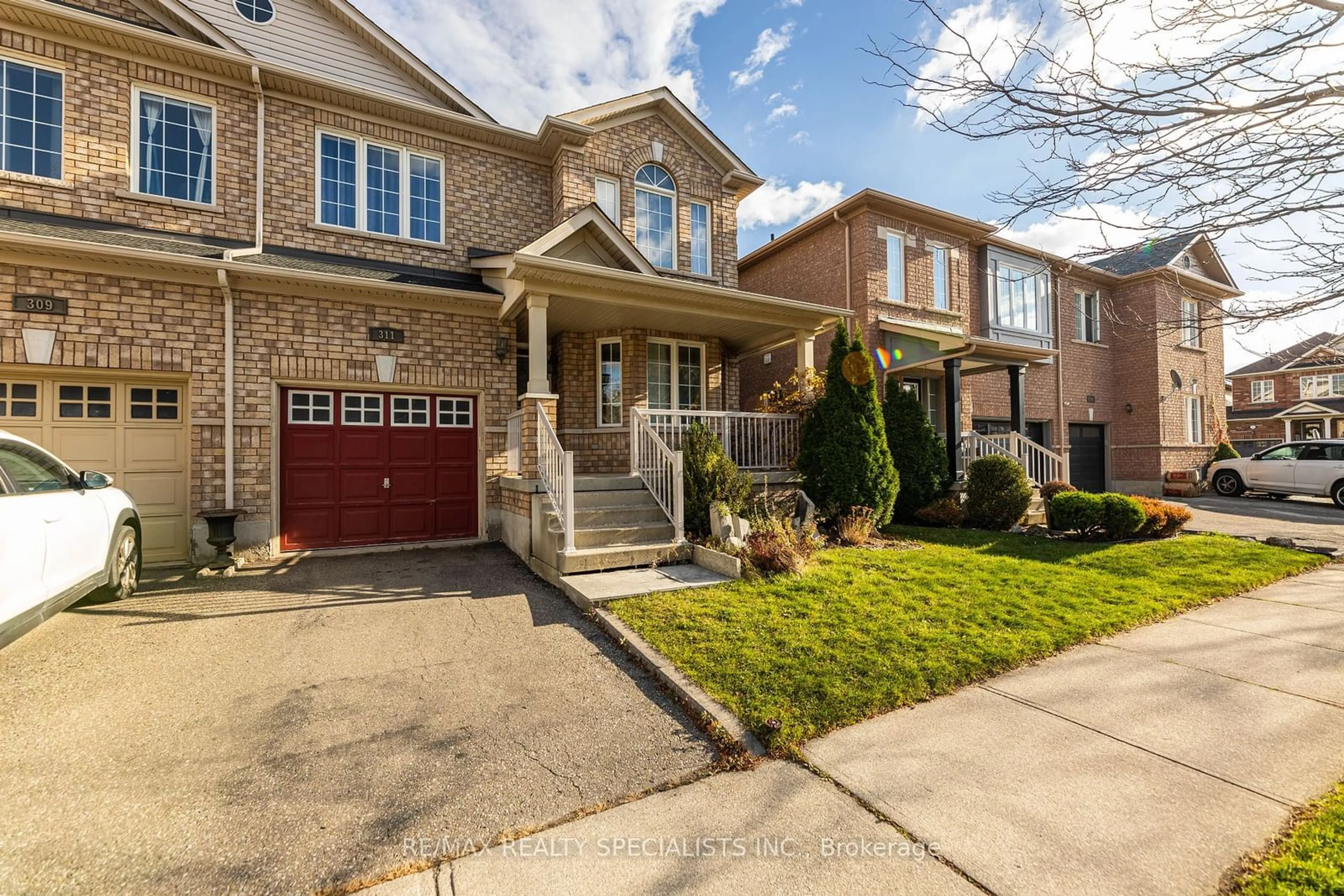 Frontside or backside of a home, the street view for 311 ANDREWS Tr, Milton Ontario L9T 6S5