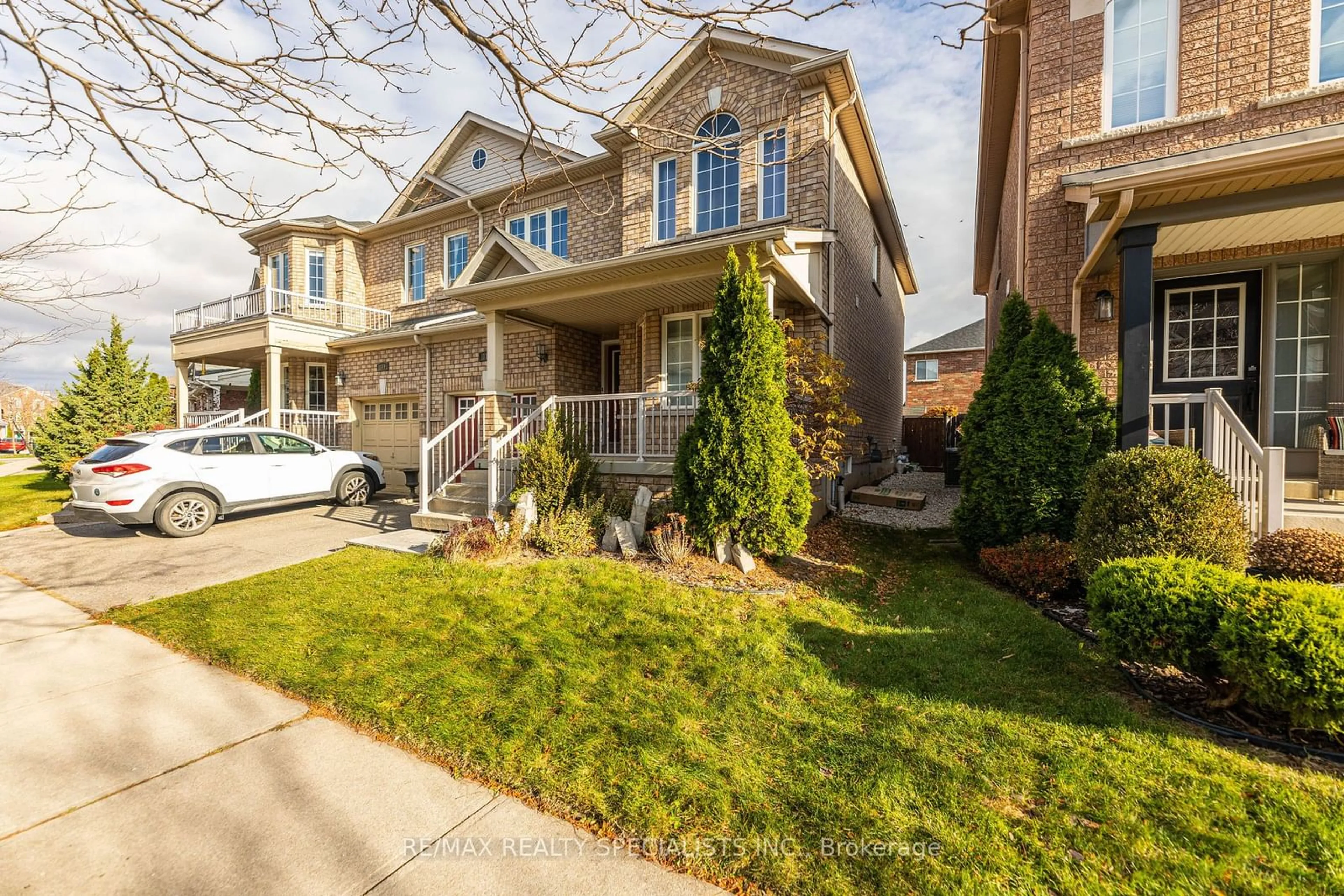 A pic from exterior of the house or condo, the street view for 311 ANDREWS Tr, Milton Ontario L9T 6S5