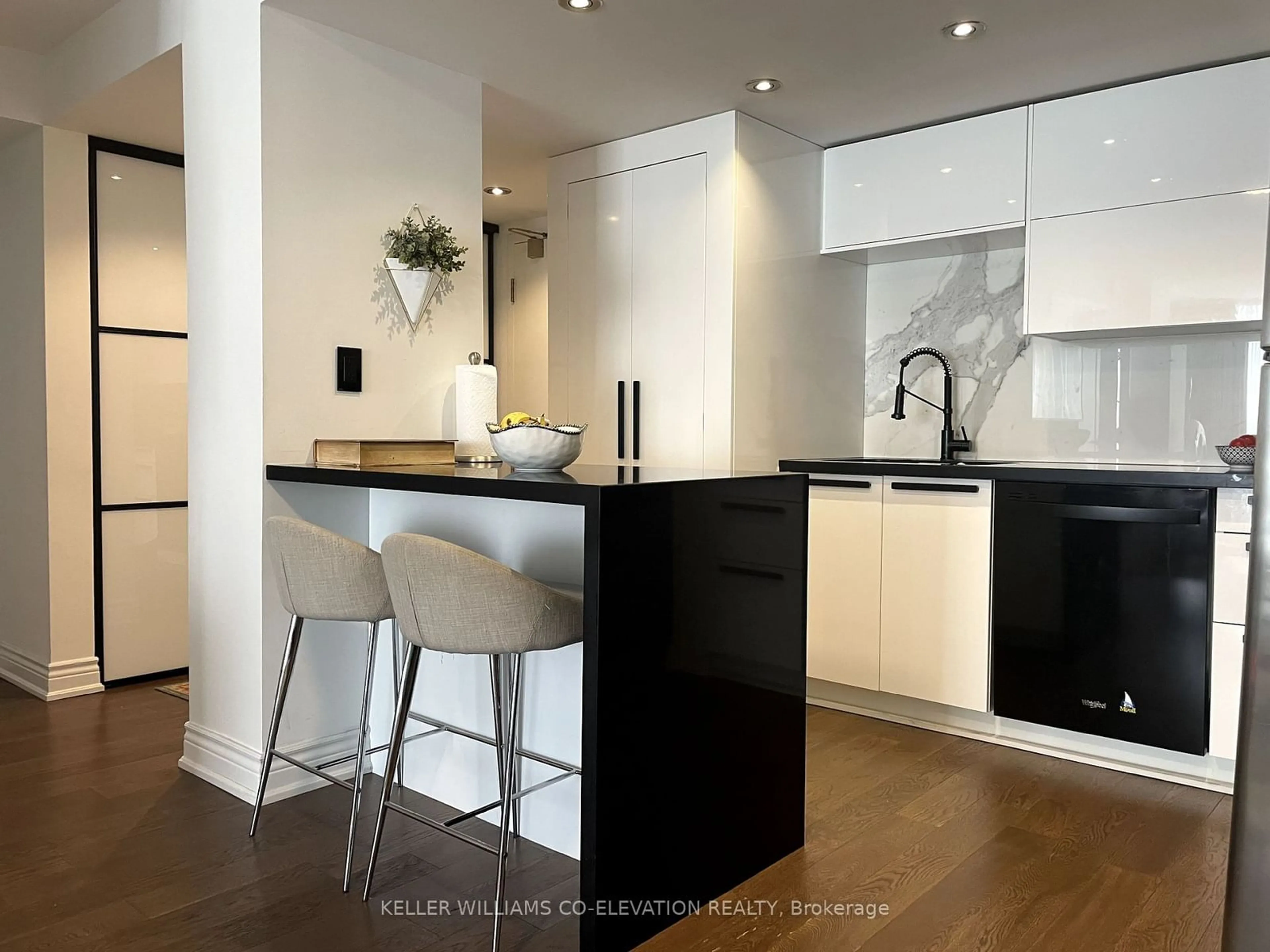 Contemporary kitchen, wood floors for 2091 Hurontario St #707, Mississauga Ontario L5A 4E6