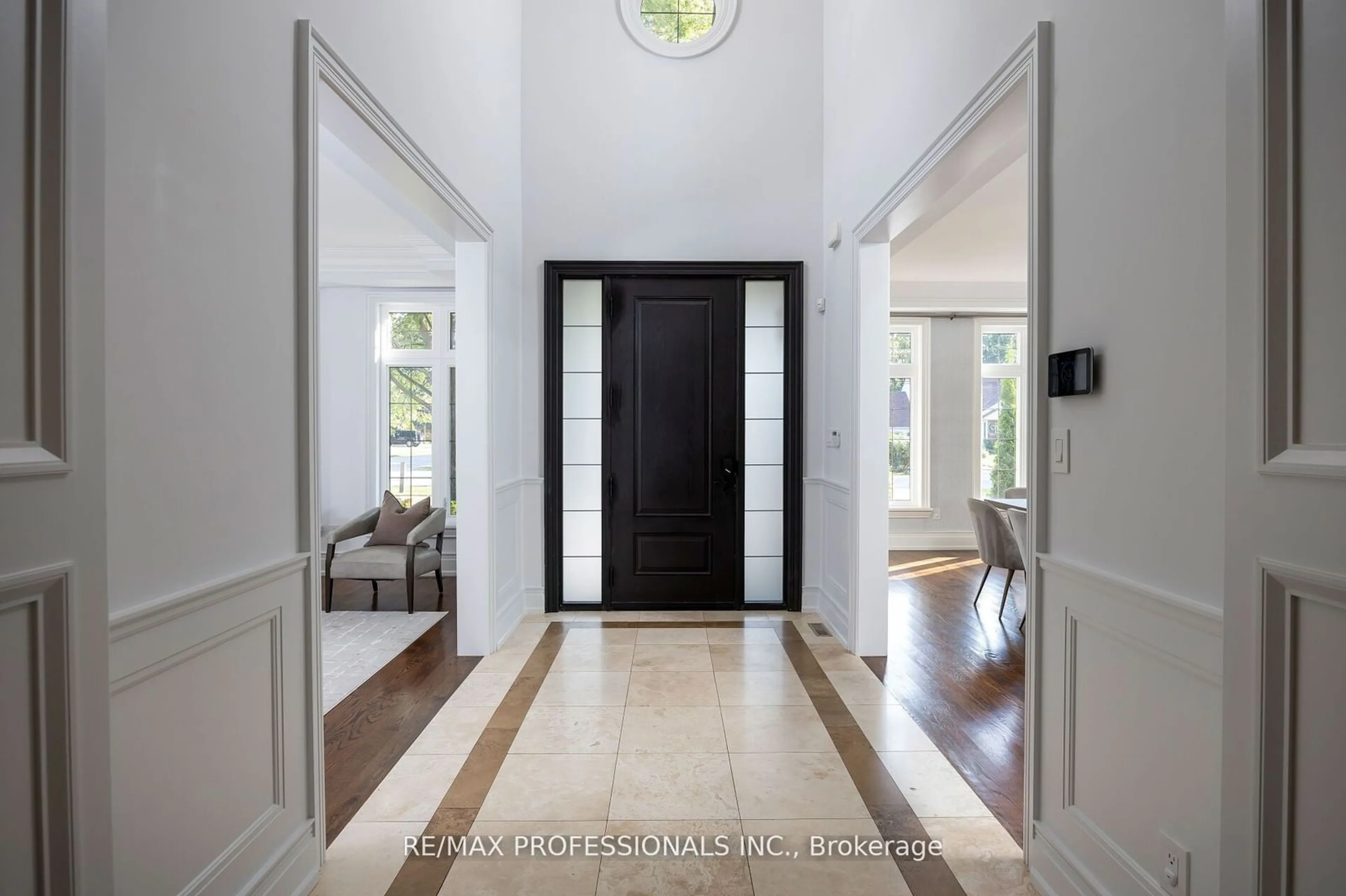 Indoor entryway, wood floors for 34 Meadowbank Rd, Toronto Ontario M9B 5C5