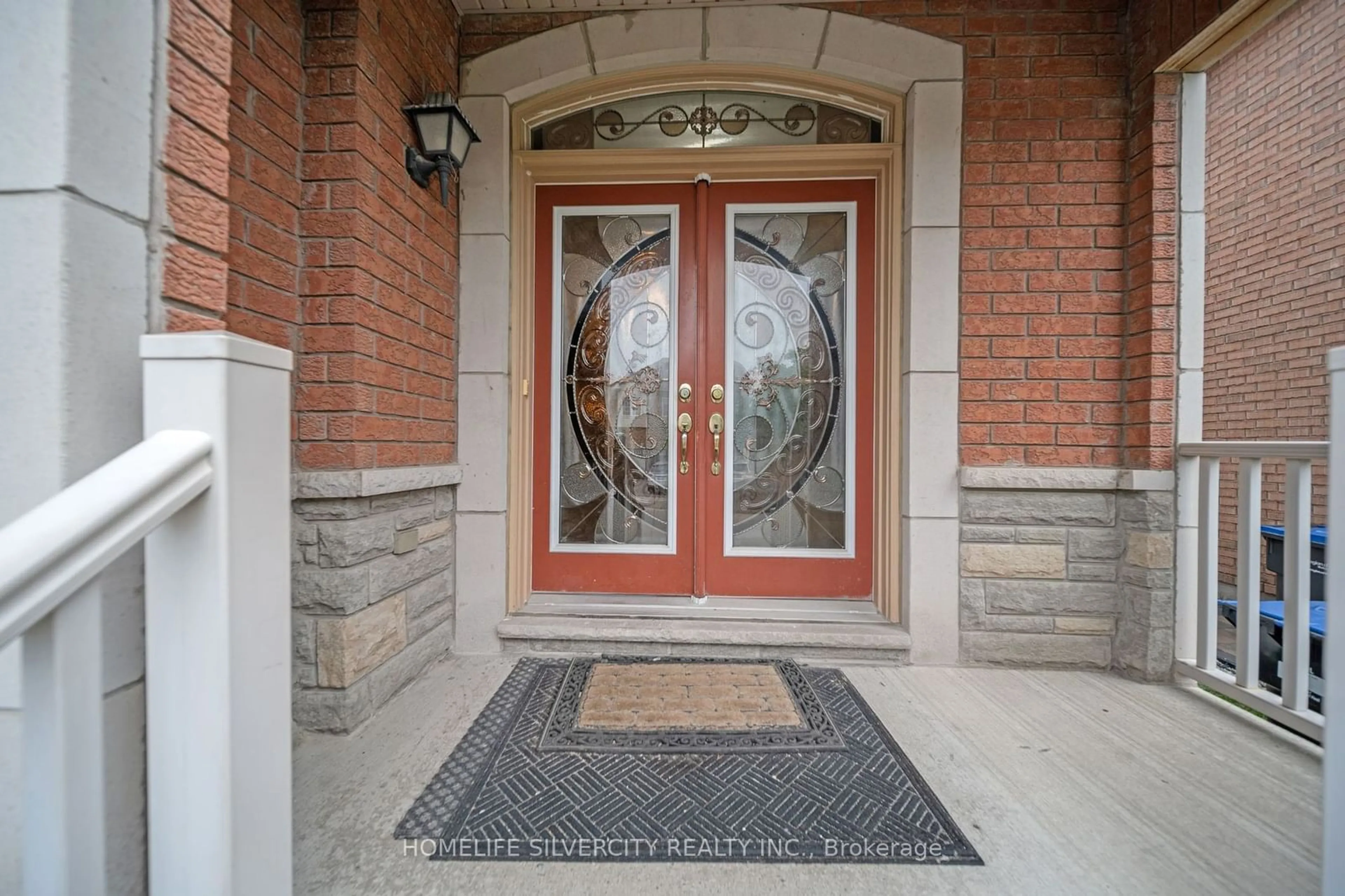 Indoor foyer, ceramic floors for 36 Beckenham Rd, Brampton Ontario L6P 2L7