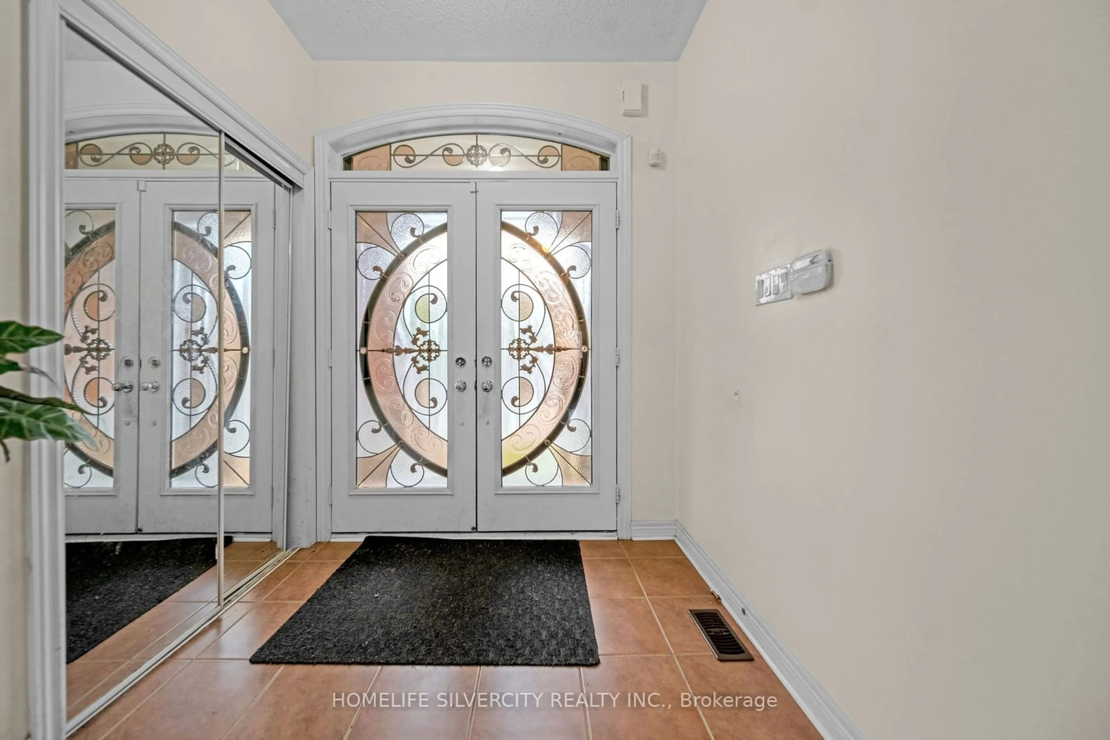 Indoor foyer, wood floors for 36 Beckenham Rd, Brampton Ontario L6P 2L7