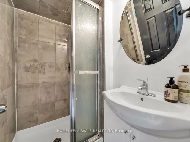 Additional property image - 24 Franklin Crt Unit 3