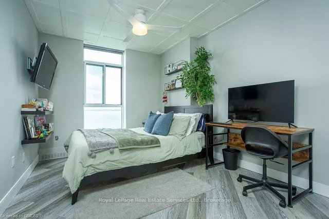 Additional property image - 5250 LAKESHORE Rd Unit 1504