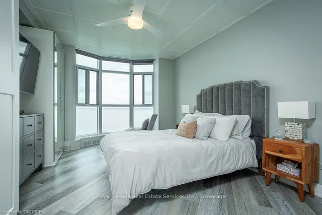 Additional property image - 5250 LAKESHORE Rd Unit 1504