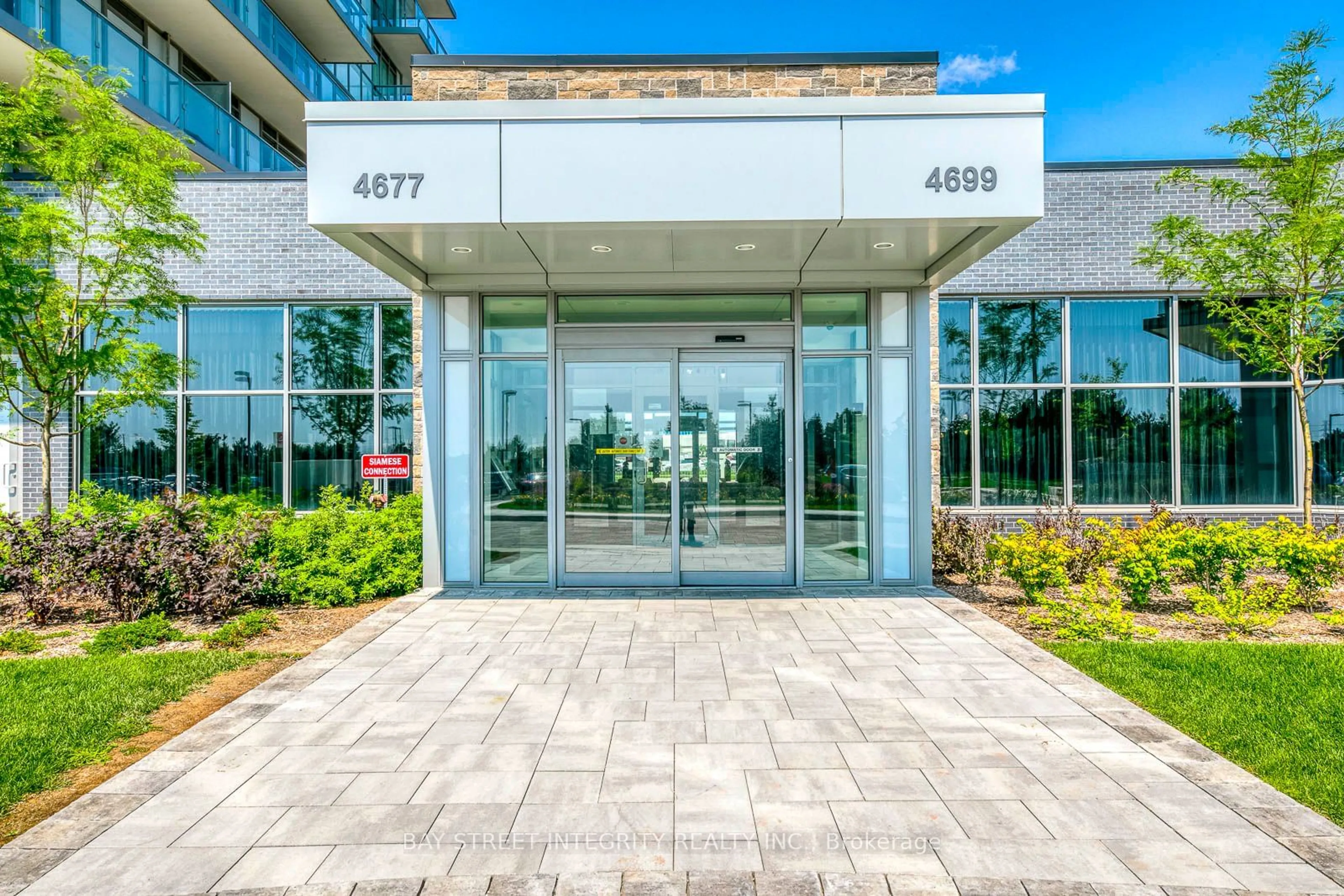 Indoor foyer, ceramic floors for 4699 Glen Erin Dr #206, Mississauga Ontario L5M 2E5