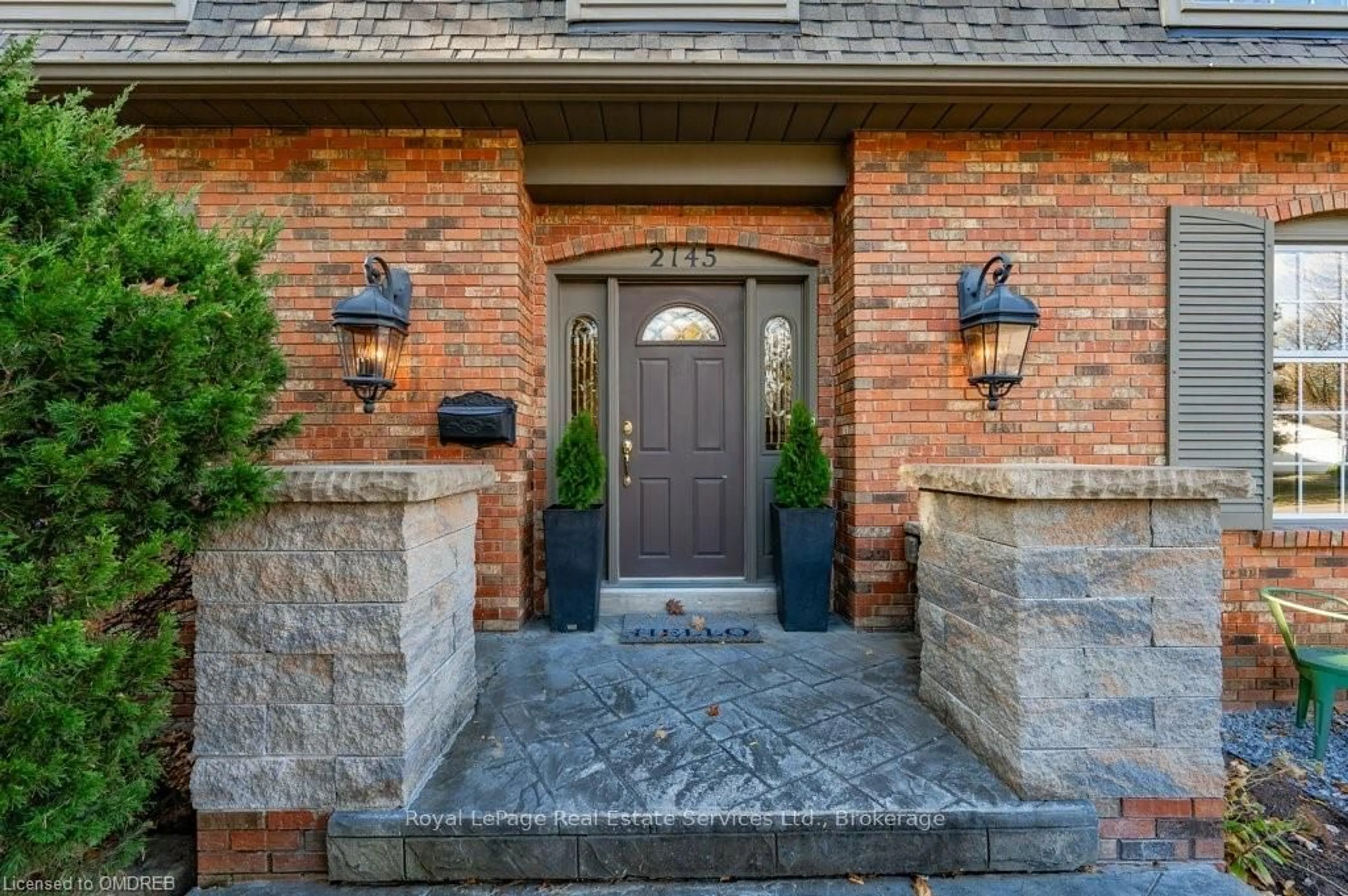 Home with brick exterior material for 2145 ELMHURST Ave, Oakville Ontario L6J 5G3