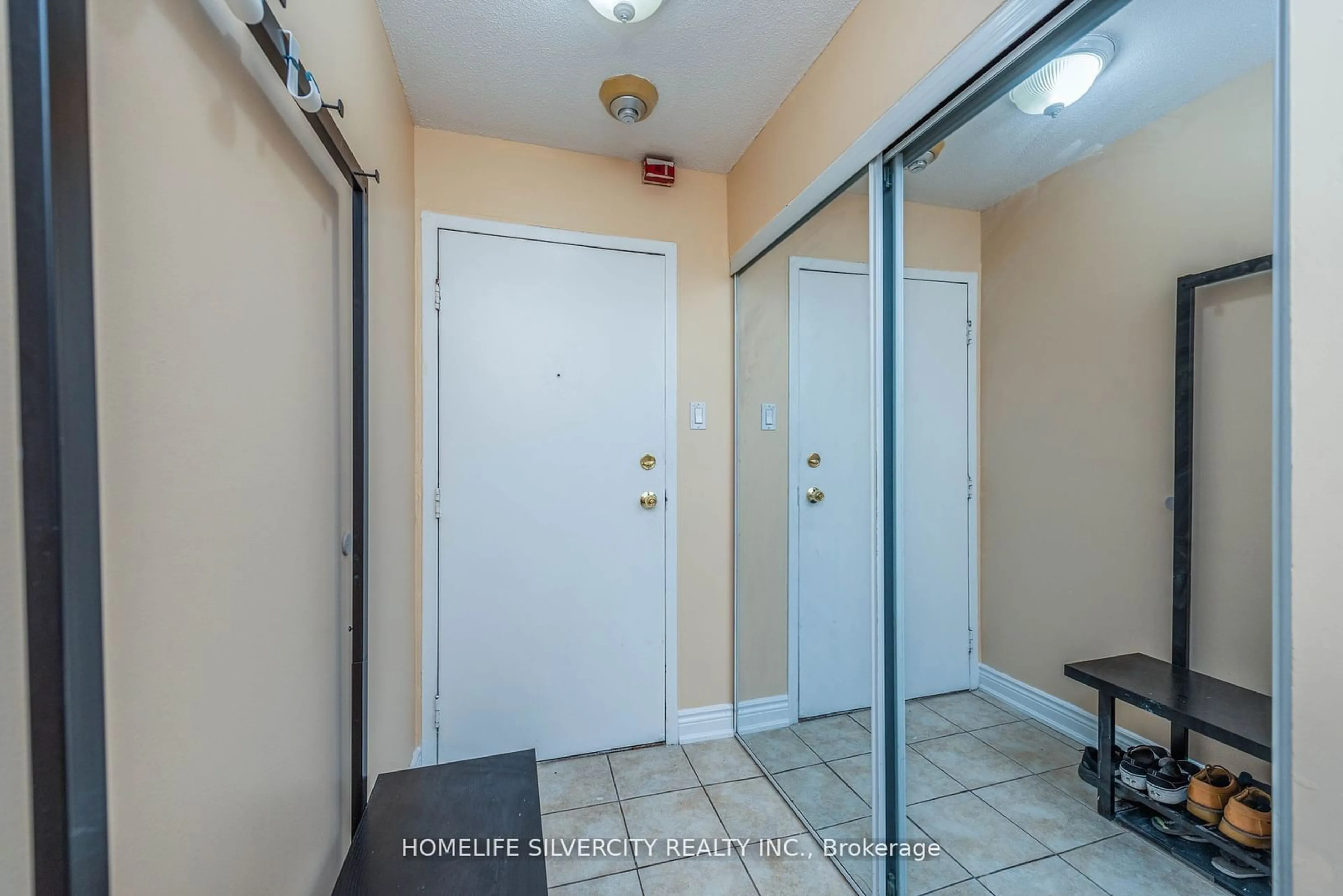 Indoor foyer, not visible floor for 3555 Derry Rd #605, Mississauga Ontario L4T 1B2