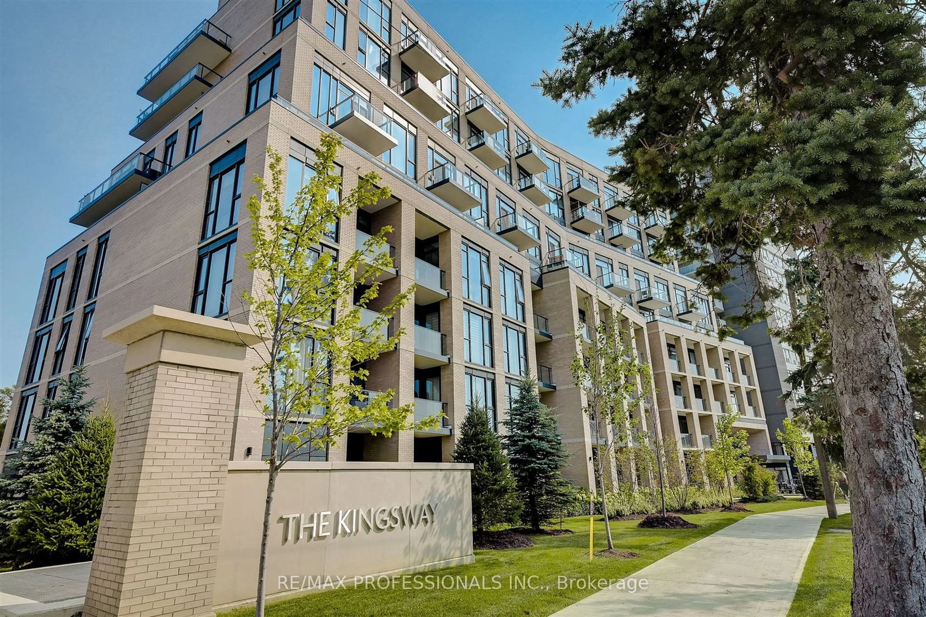 A pic from exterior of the house or condo, the front or back of building for 293 The Kingsway #423, Toronto Ontario M9A 0E8