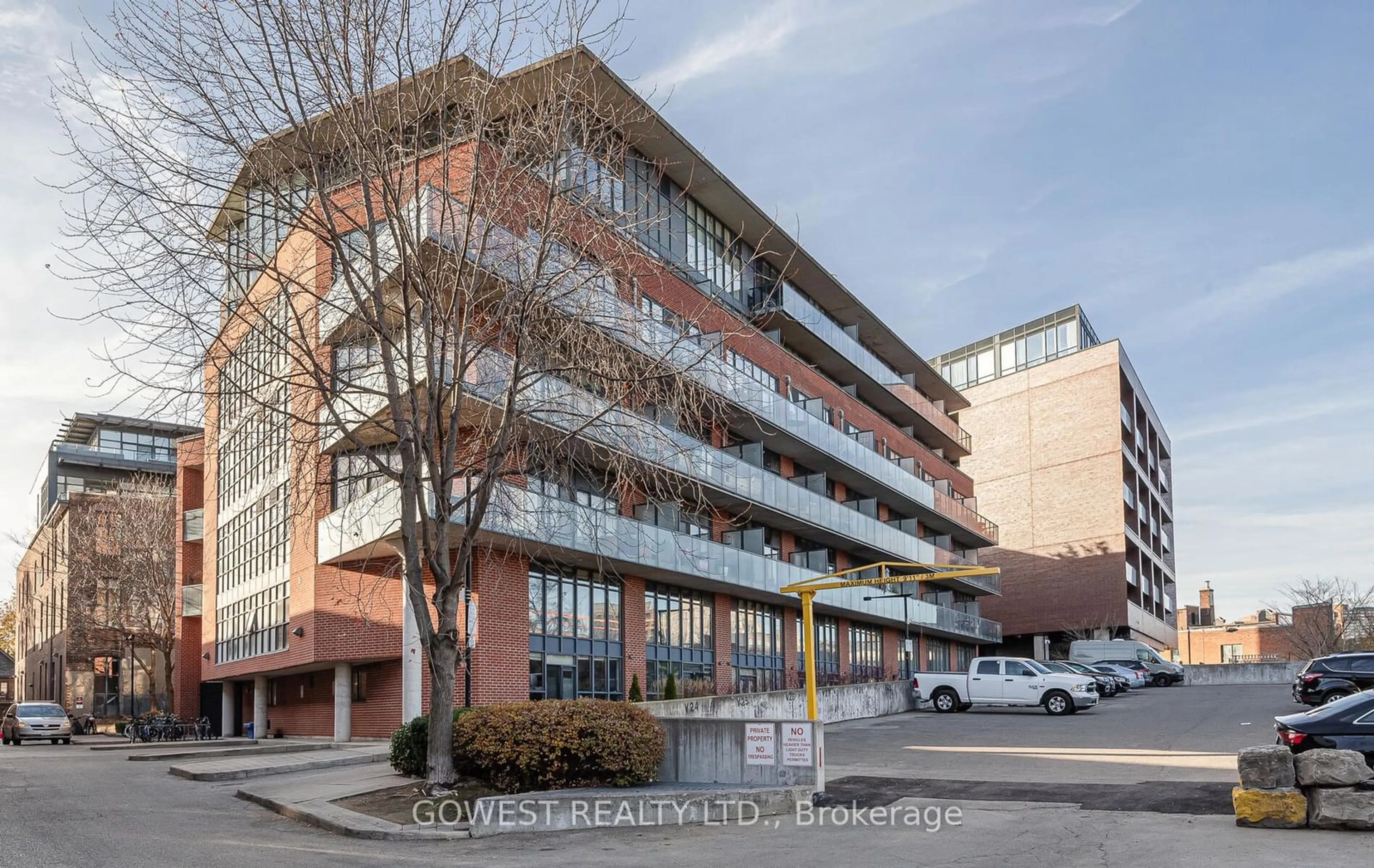 A pic from exterior of the house or condo, the front or back of building for 369 Sorauren Ave #201, Toronto Ontario M6R 3C1