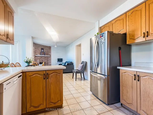 Additional image 28 of 433 Silverthorne Cres