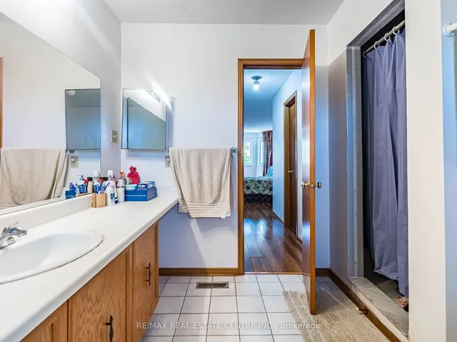 Additional image 18 of 433 Silverthorne Cres