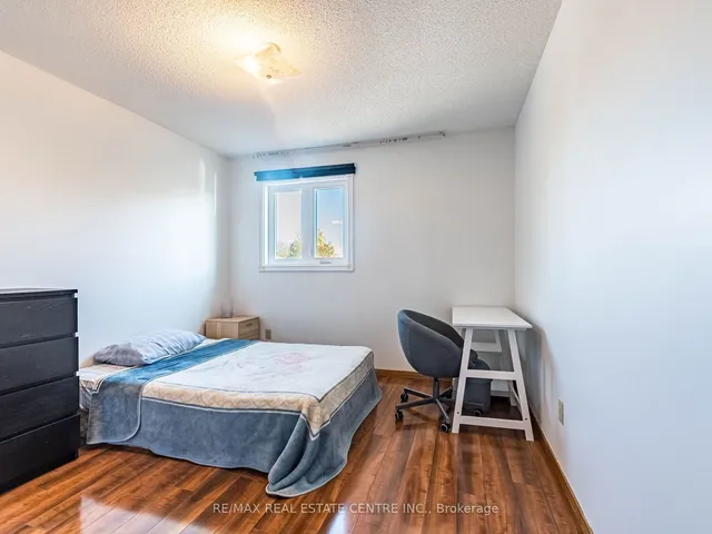 Additional image 17 of 433 Silverthorne Cres