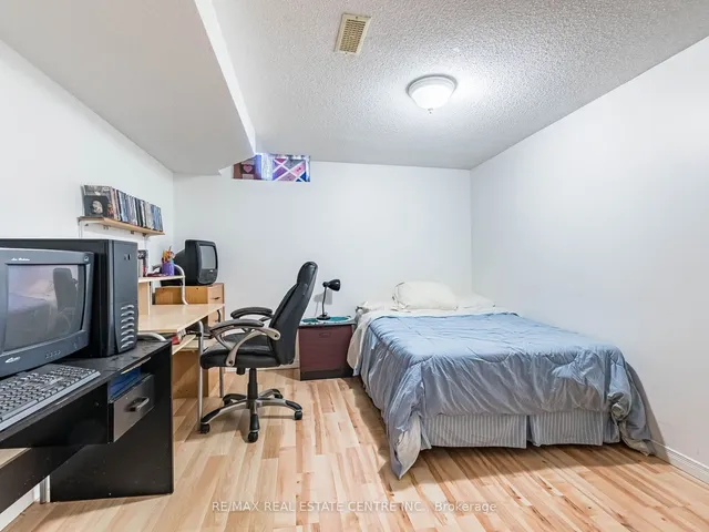 Additional image 6 of 433 Silverthorne Cres