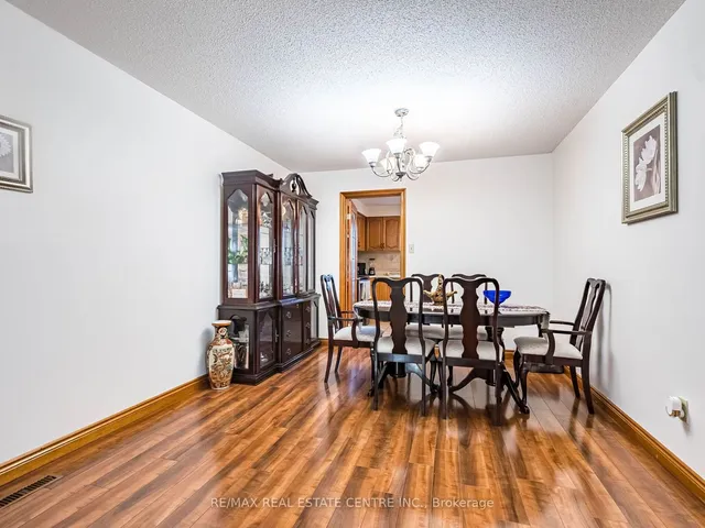 Additional image 33 of 433 Silverthorne Cres
