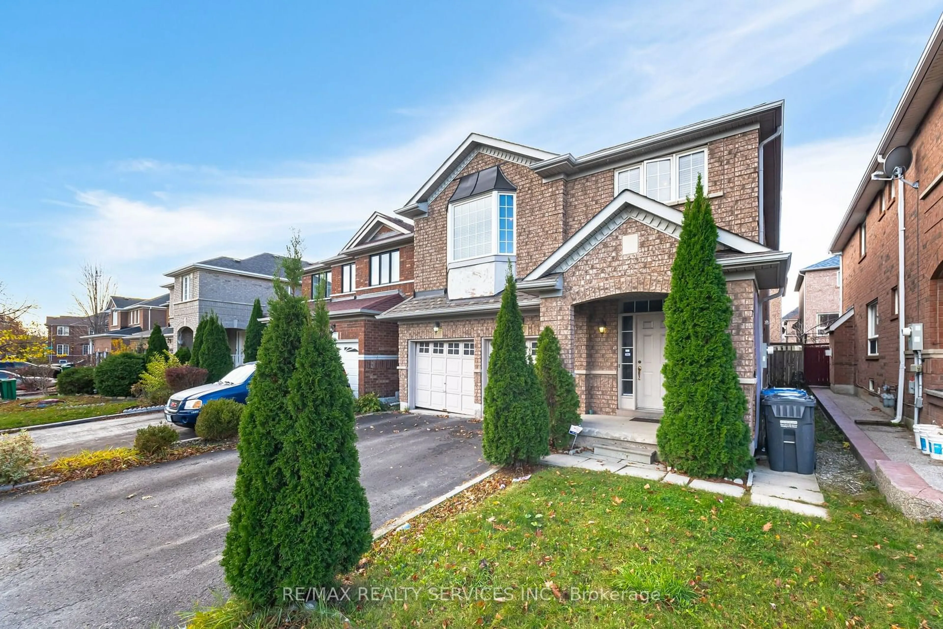 Home with brick exterior material for 10 Linderwood Dr, Brampton Ontario L7A 1R7