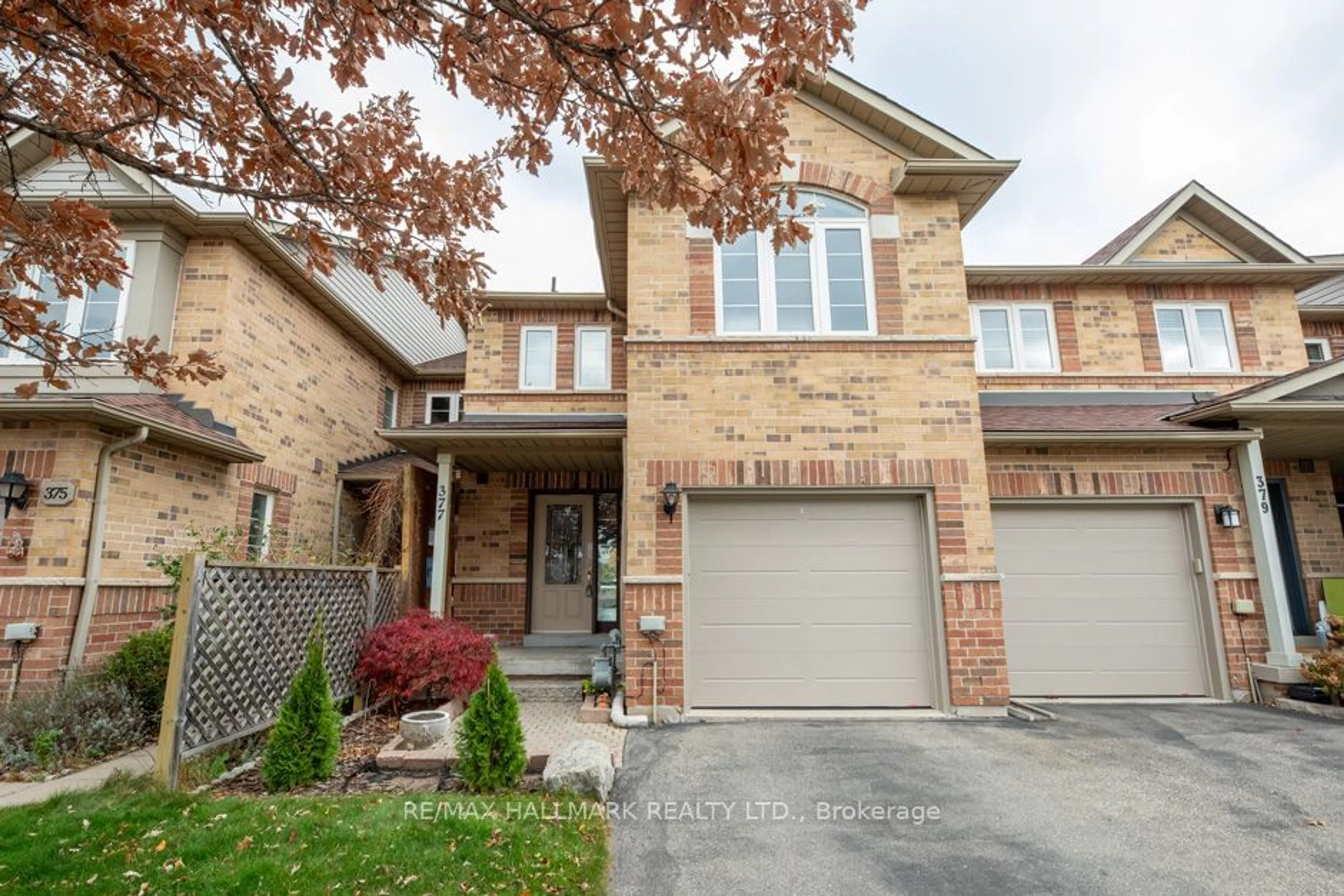 A pic from exterior of the house or condo, cottage for 377 Kittridge Rd, Oakville Ontario L6H 7K6