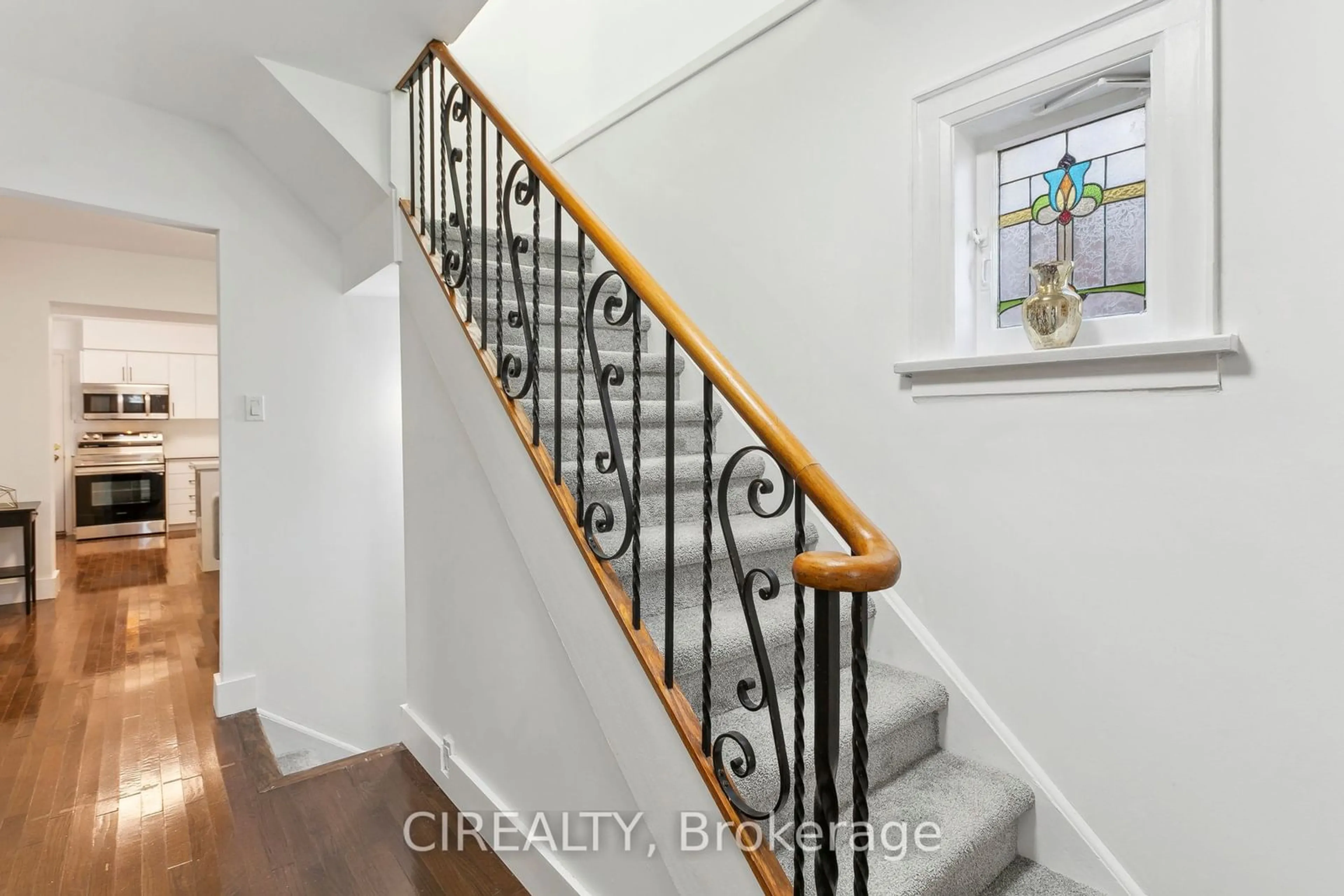 Stairs for 17 Wendover Rd, Toronto Ontario M8X 2L1