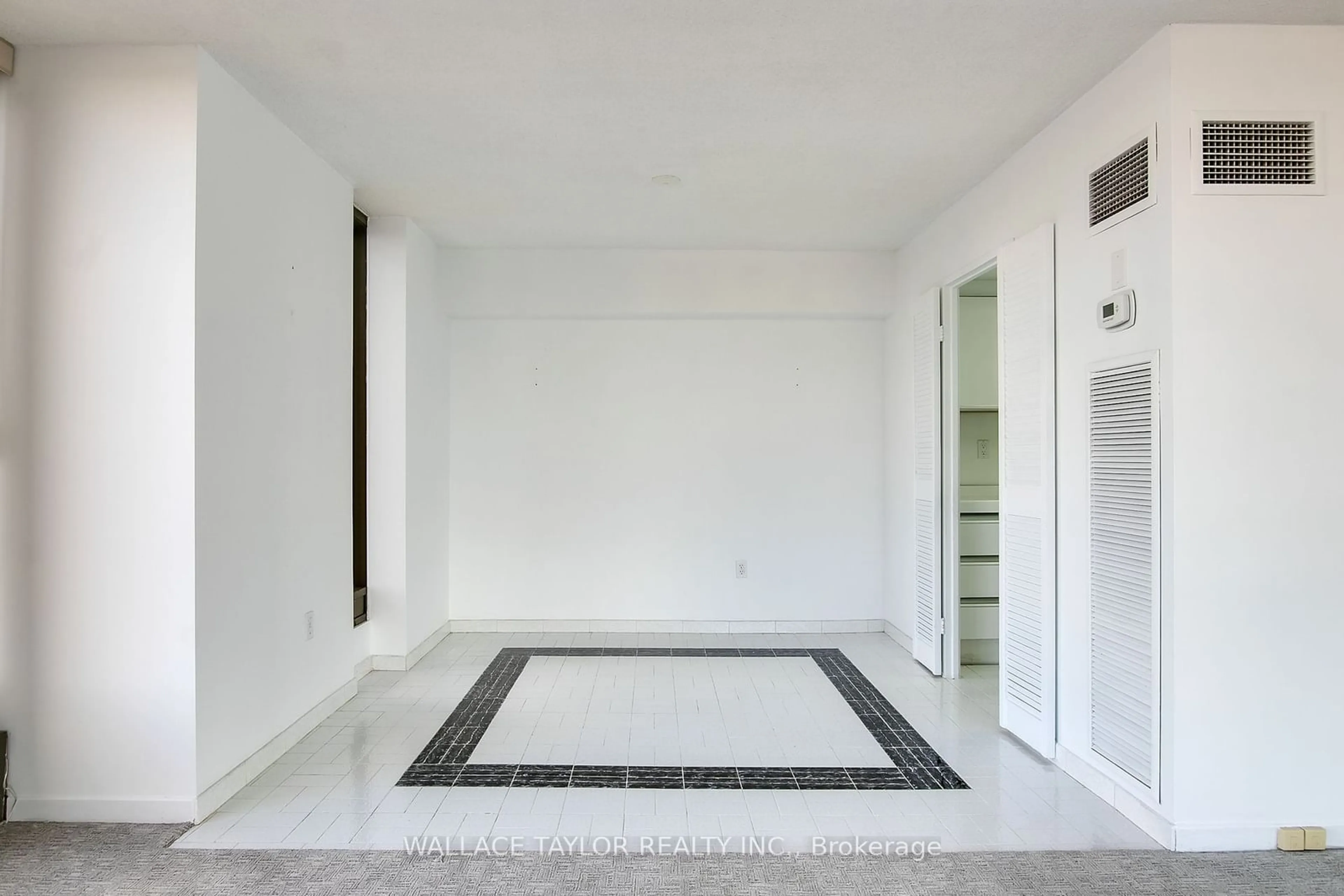 Indoor entryway, cement floor for 2045 Lake Shore Blvd #1612, Toronto Ontario M8V 2Z6