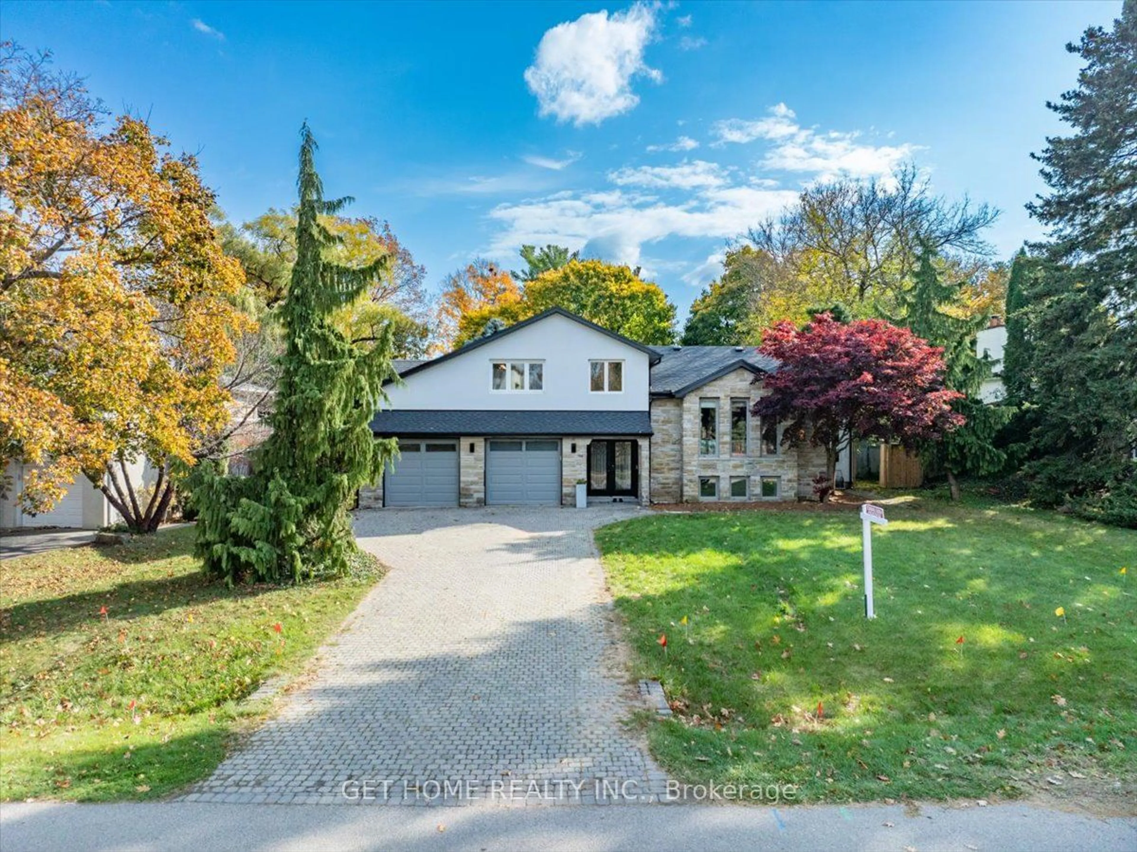 Frontside or backside of a home, the street view for 1362 Hixon St, Oakville Ontario L6L 1R7