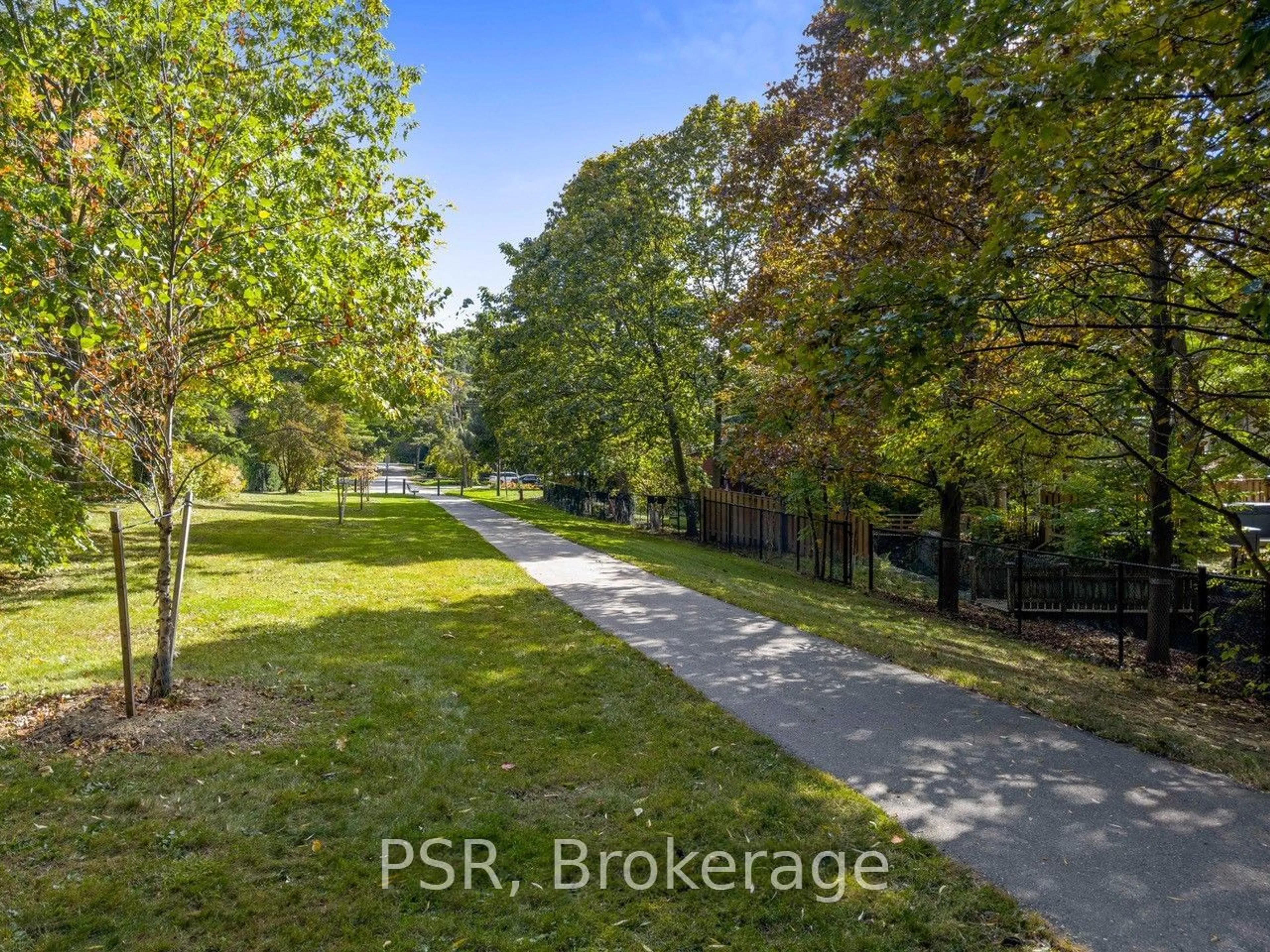 Frontside or backside of a home, the fenced backyard for 1605 Calverton Crt, Mississauga Ontario L5G 2W4